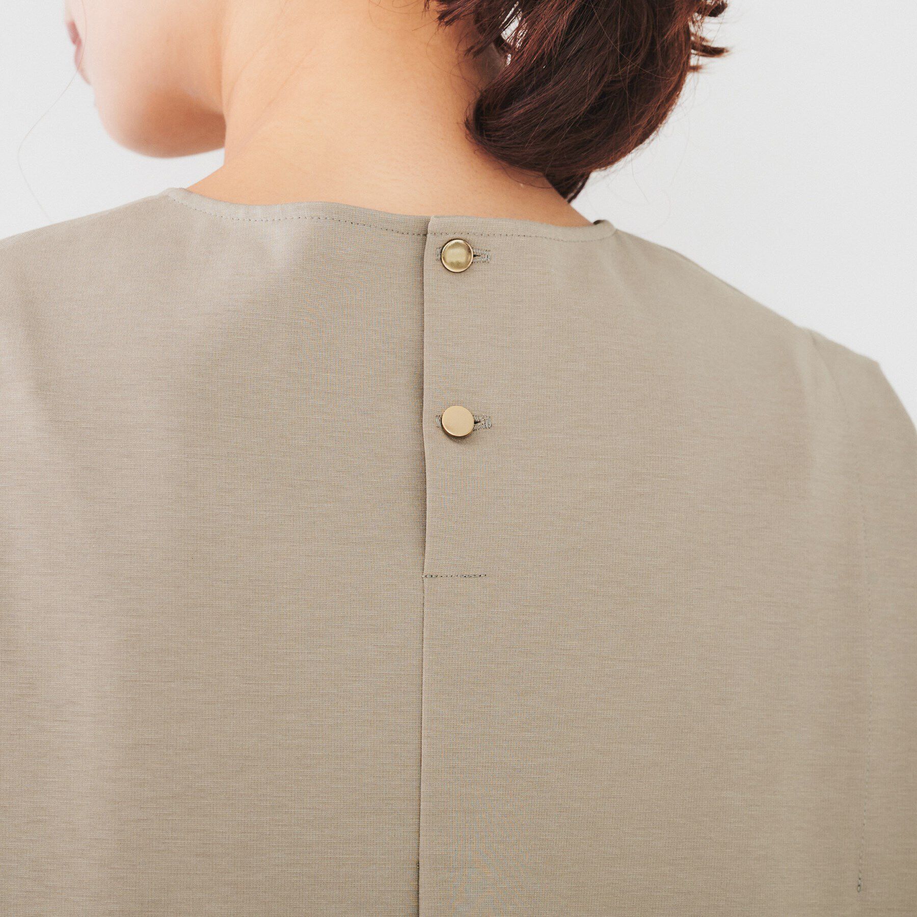 UNTITLED「【二の腕スッキリ/なめらか素材】タックノースリーブ」|Tシャツ・カットソー|