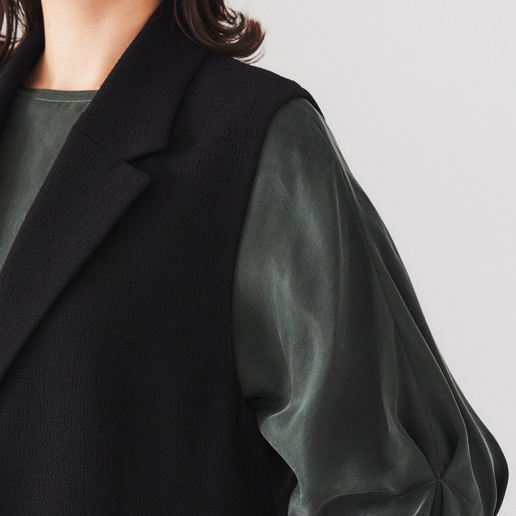 UNTITLED「【凹凸素材/セットアップ可】クレープダブル テーラードベスト」|ベスト・ジレ|