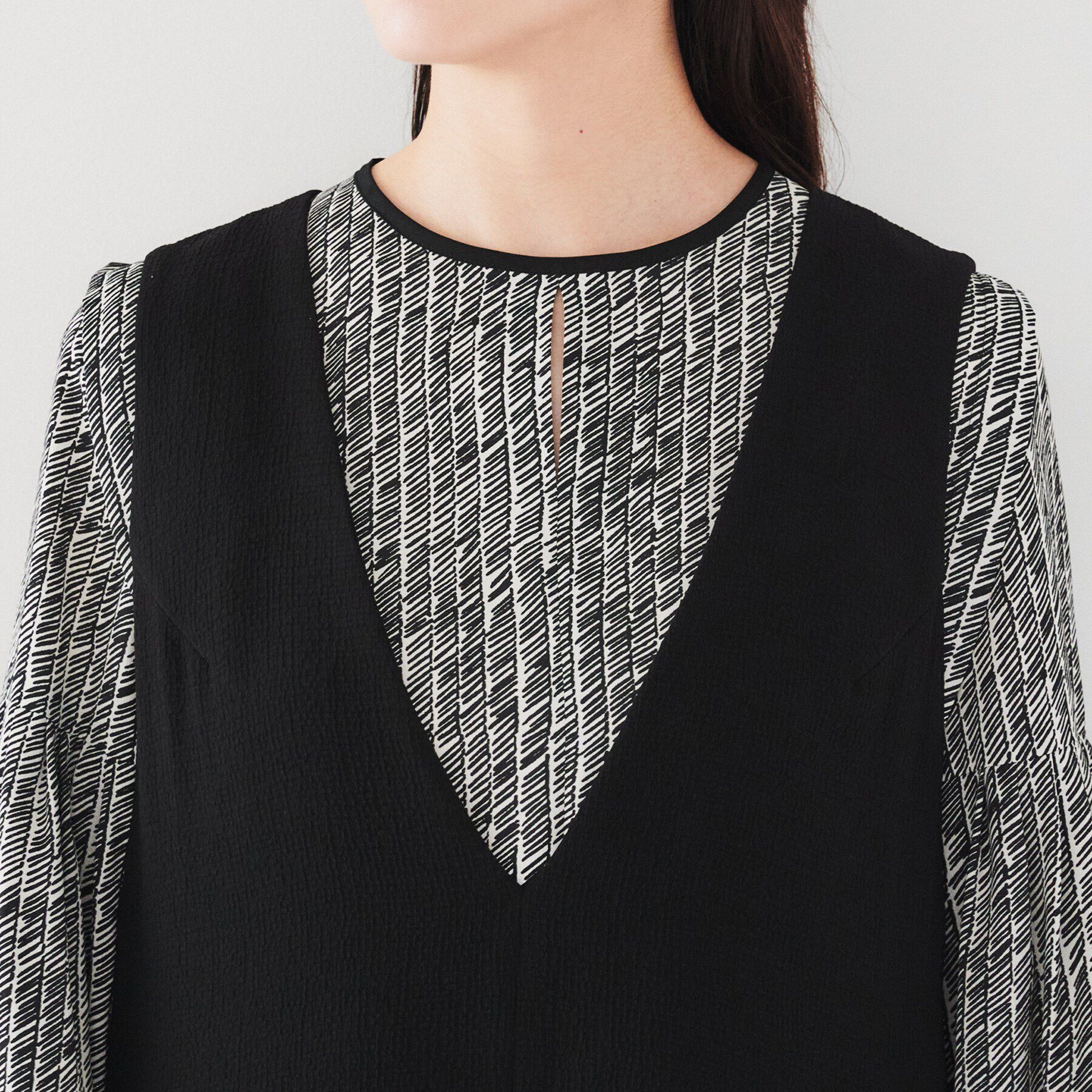 UNTITLED「【凹凸素材/セットアップ可】クレープダブル イージージャンパースカート」|ワンピース|