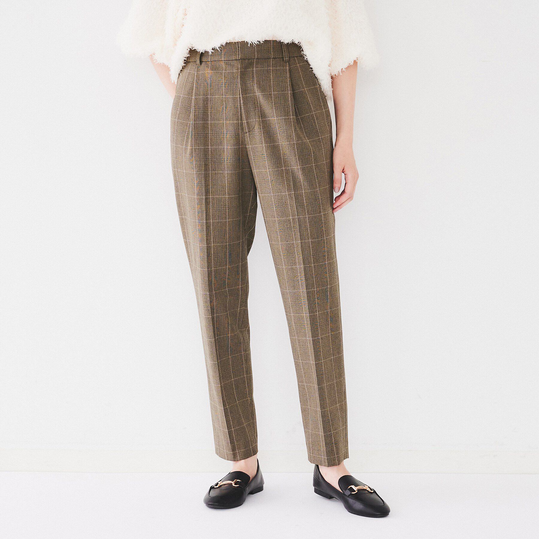 UNTITLED「【ストレッチ/後ろウエストゴム】タックテーパードパンツ」|その他|ピンクベージュ(25