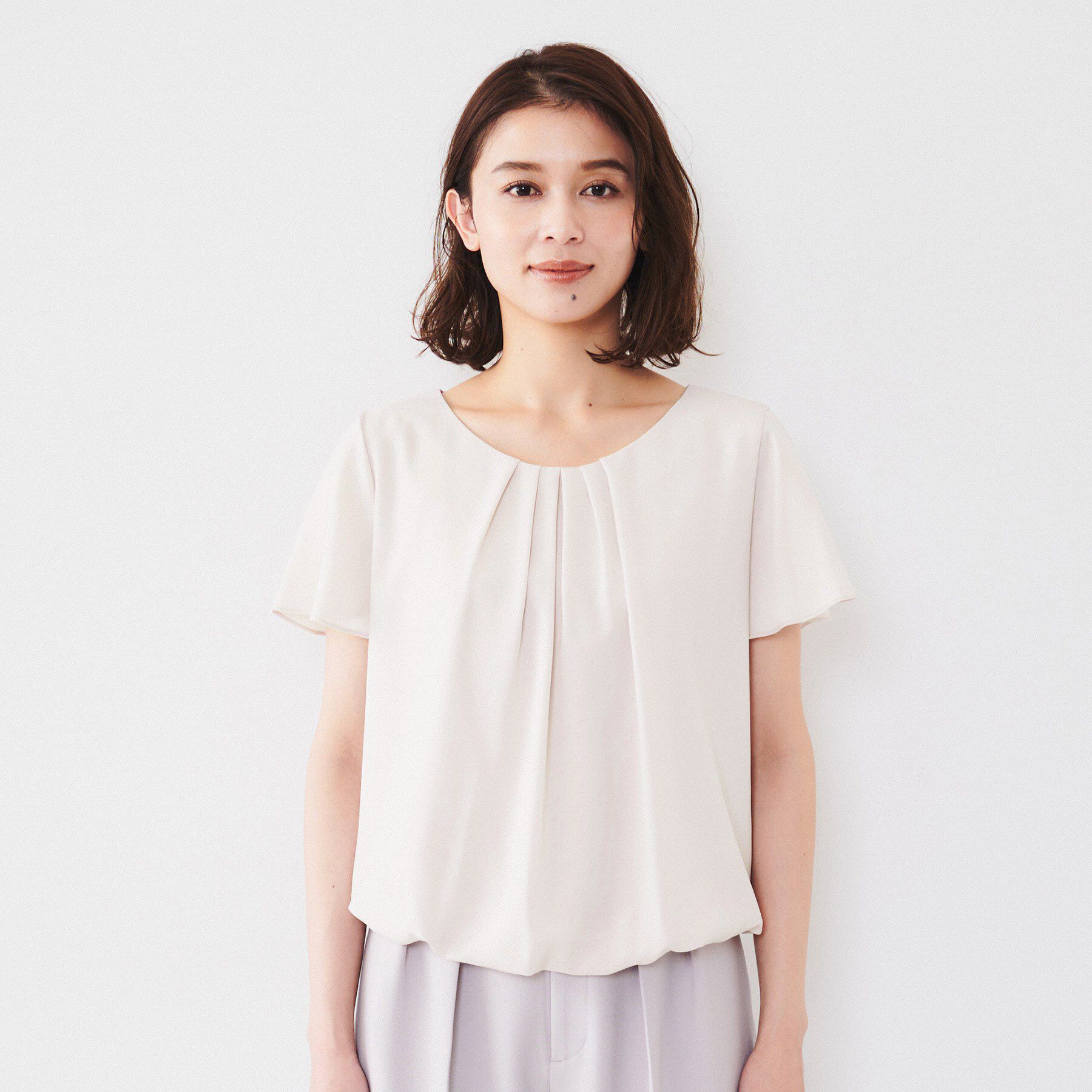 UNTITLED「【通勤/二の腕カバー】タックデザインブラウス」|シャツ・ブラウス|