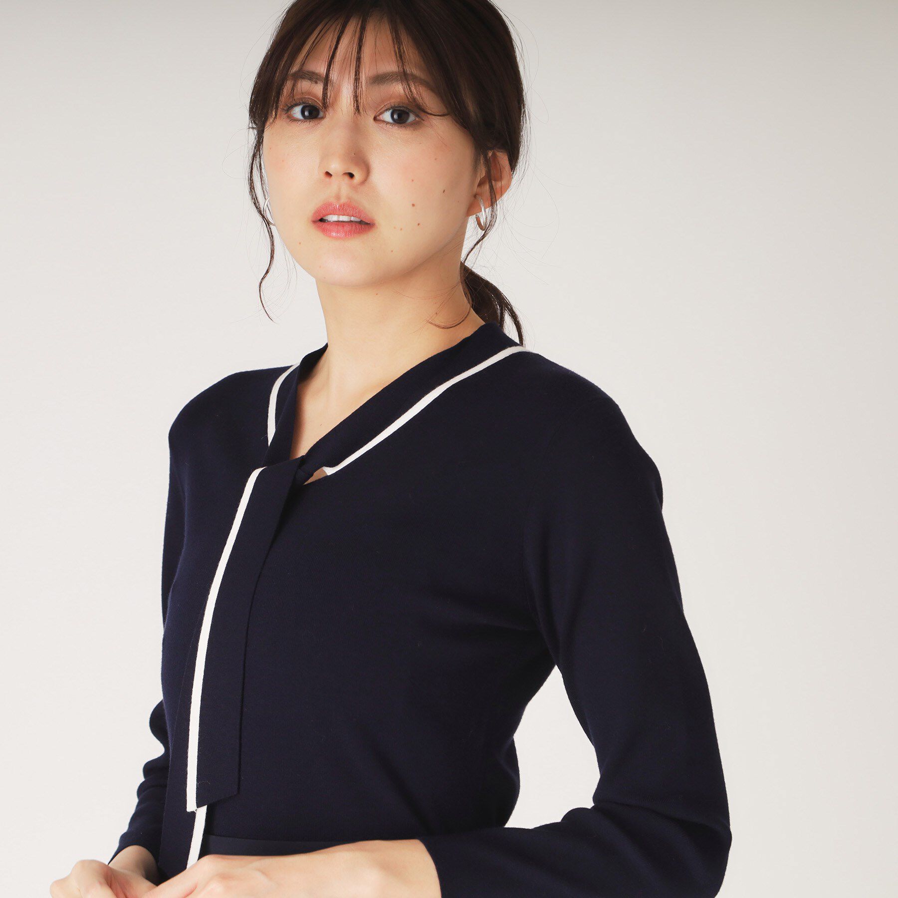 COUP DE CHANCE「【洗える】配色ボウタイのニットトップス」|Tシャツ・カットソー|ネイビー(594)