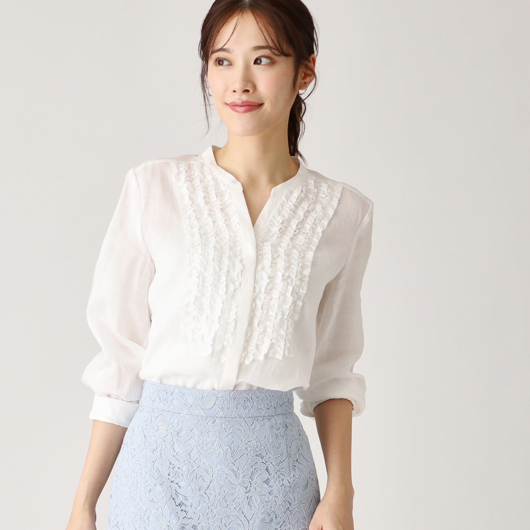 COUP DE CHANCE「【ラミー100％／洗える】夏におすすめ！華やかフリルデザインブラウス」|シャツ・ブラウス|ホワイト(001)