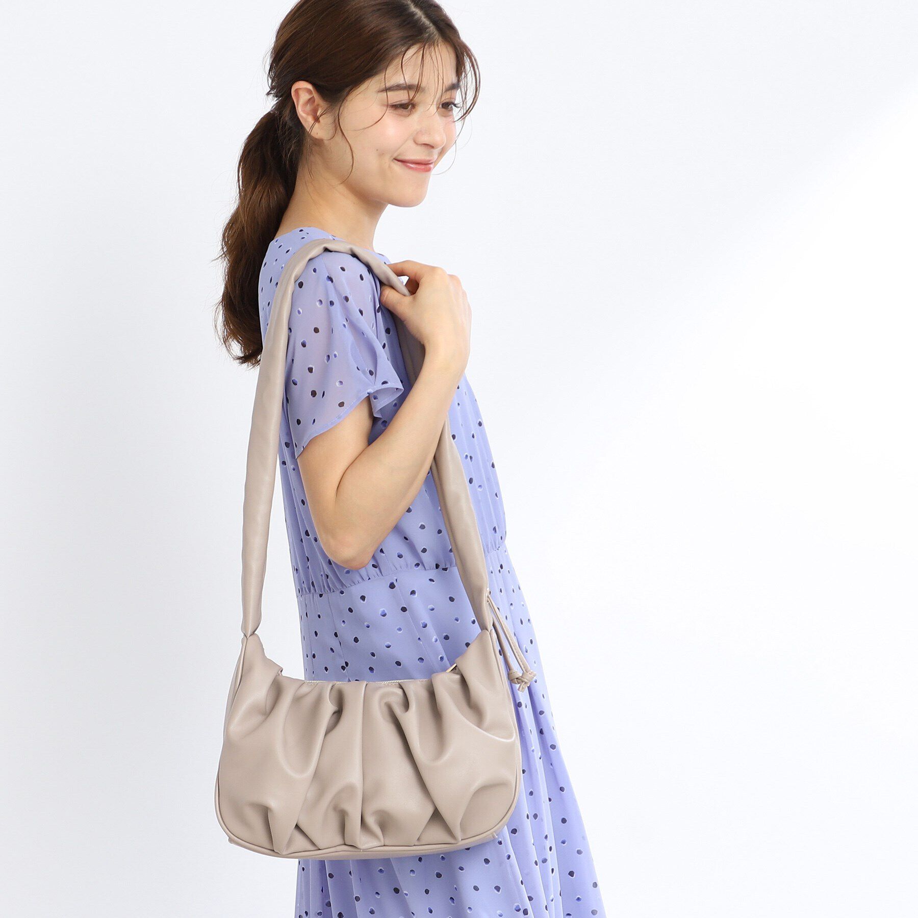 Reflect「【トレンドアイテム／持ち手の長さ調節可能】シャーリングハンドルバッグ」|ショルダー・メッセンジャー|