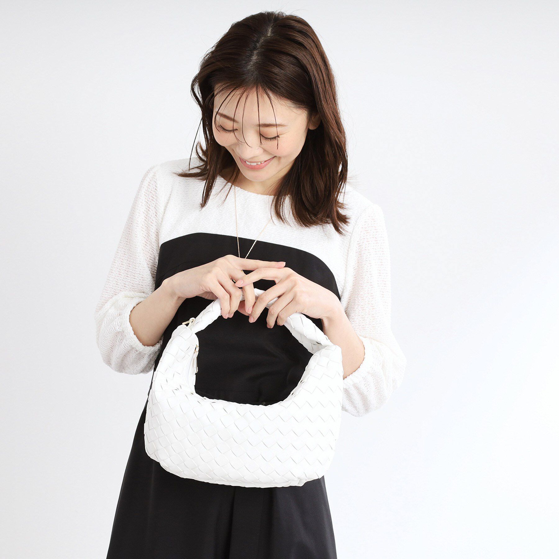 Reflect「【ショルダー付き／長財布も入る！】レザー調メッシュバッグ」|ハンドバッグ|