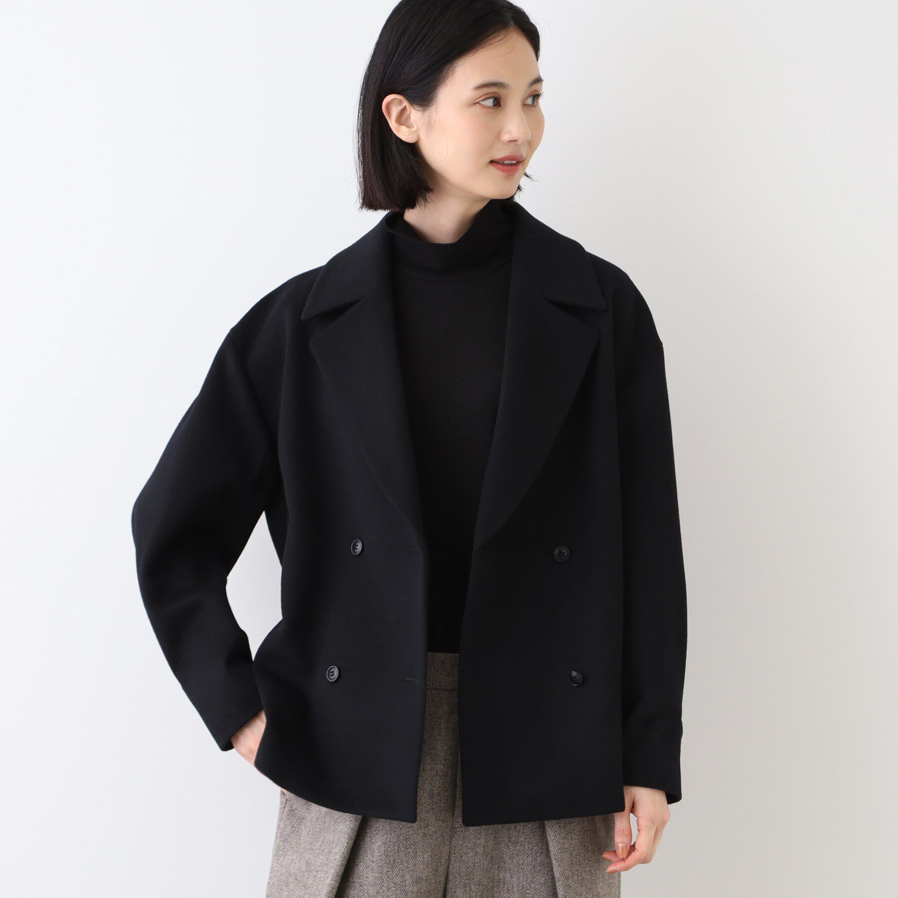 INDIVI「【日本製】ベルト付フォルムショートコート」|ピーコート|ブラック(019)