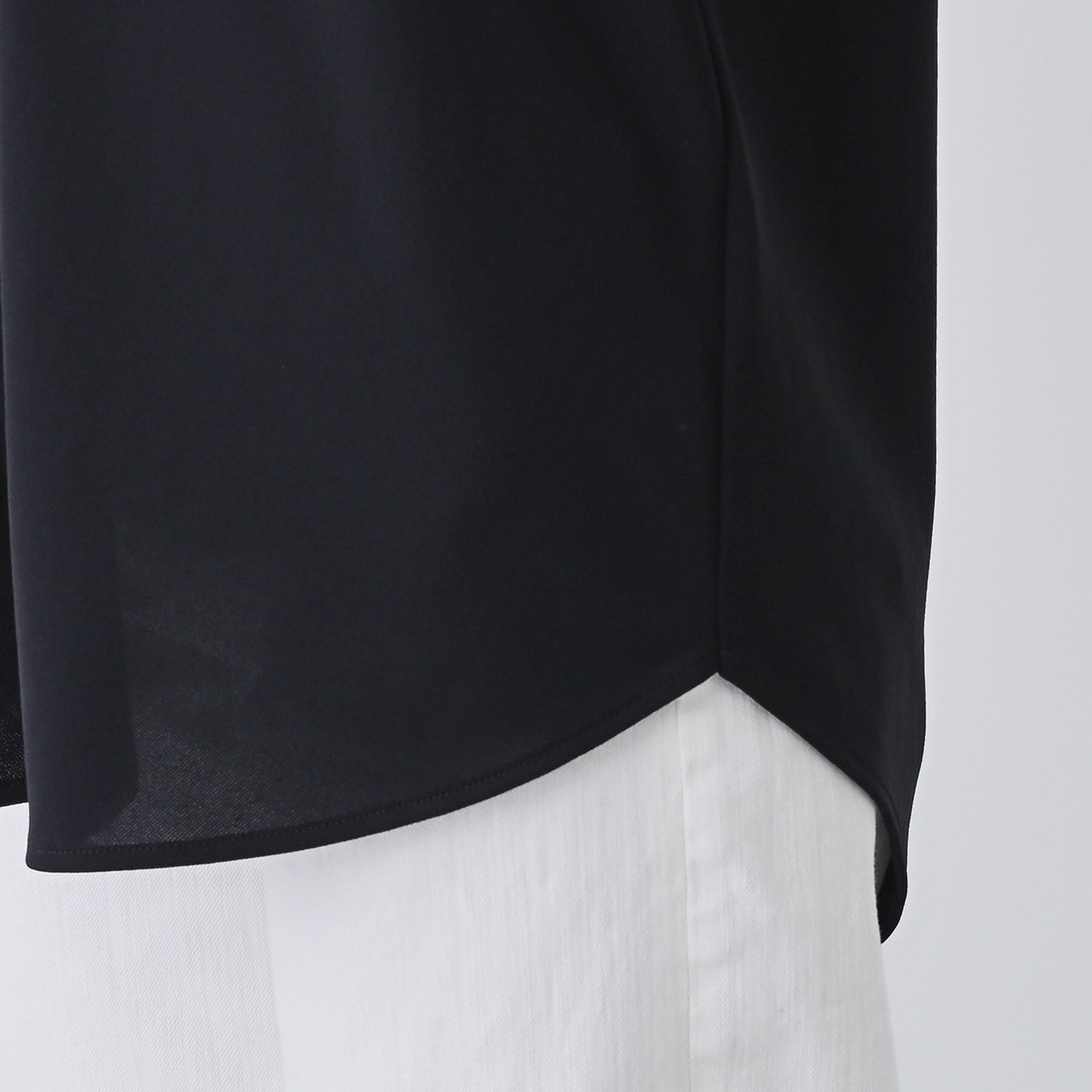 INDIVI「【日本製／トリアセテート】ラウンドヘムカーディガン」|カーディガン|