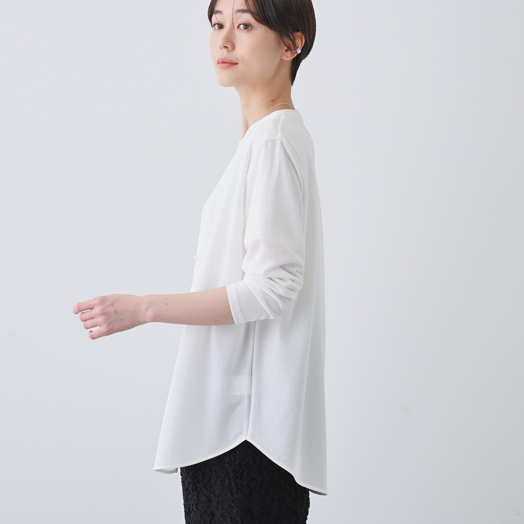 INDIVI「【日本製／トリアセテート】ラウンドヘムカーディガン」|カーディガン|