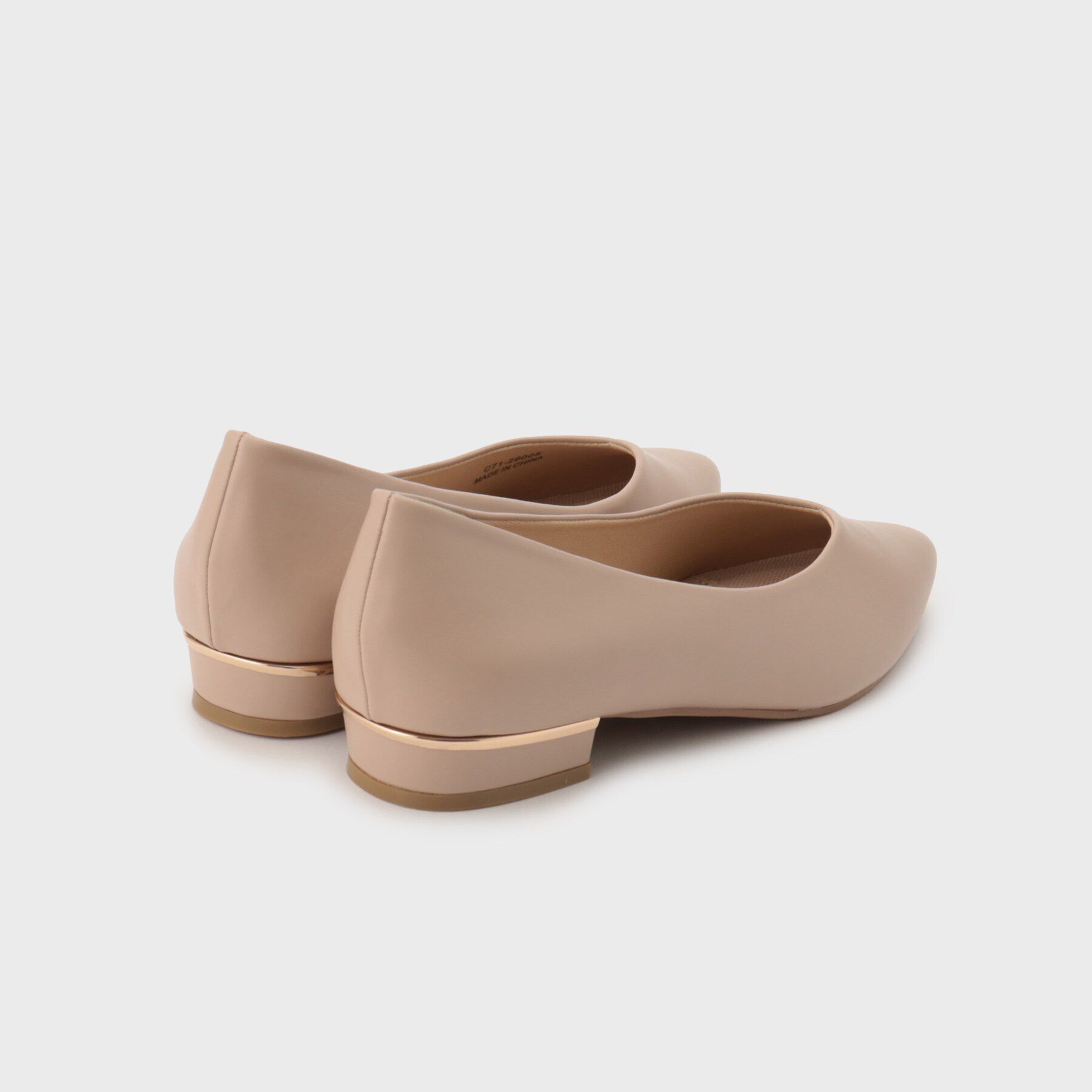 OPAQUE.CLIP「【抗菌防臭加工】メタルパーツVフラットポインテッドパンプス」|パンプス|