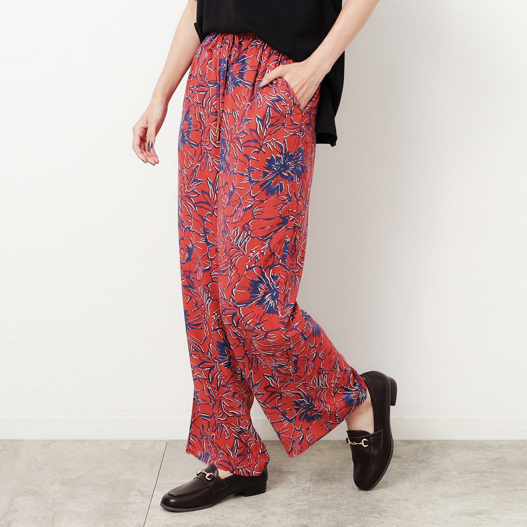 OPAQUE.CLIP「フラワービックプリントイージーパンツ【洗える】」|その他|レッド(162)