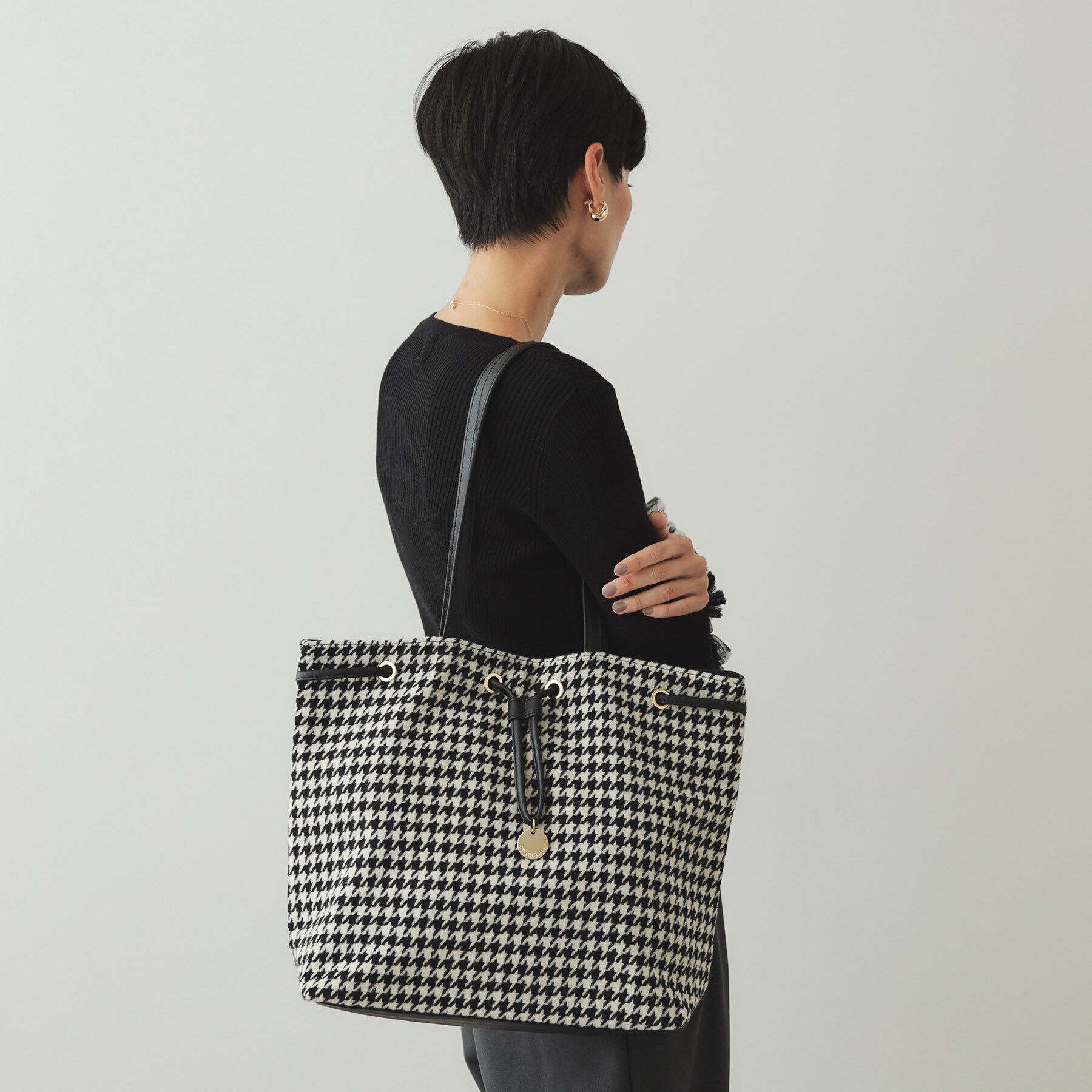 OPAQUE.CLIP「【2WAY／A4サイズ対応】フロントドロストコンビトートバッグ」|トートバッグ|ブラック(219)