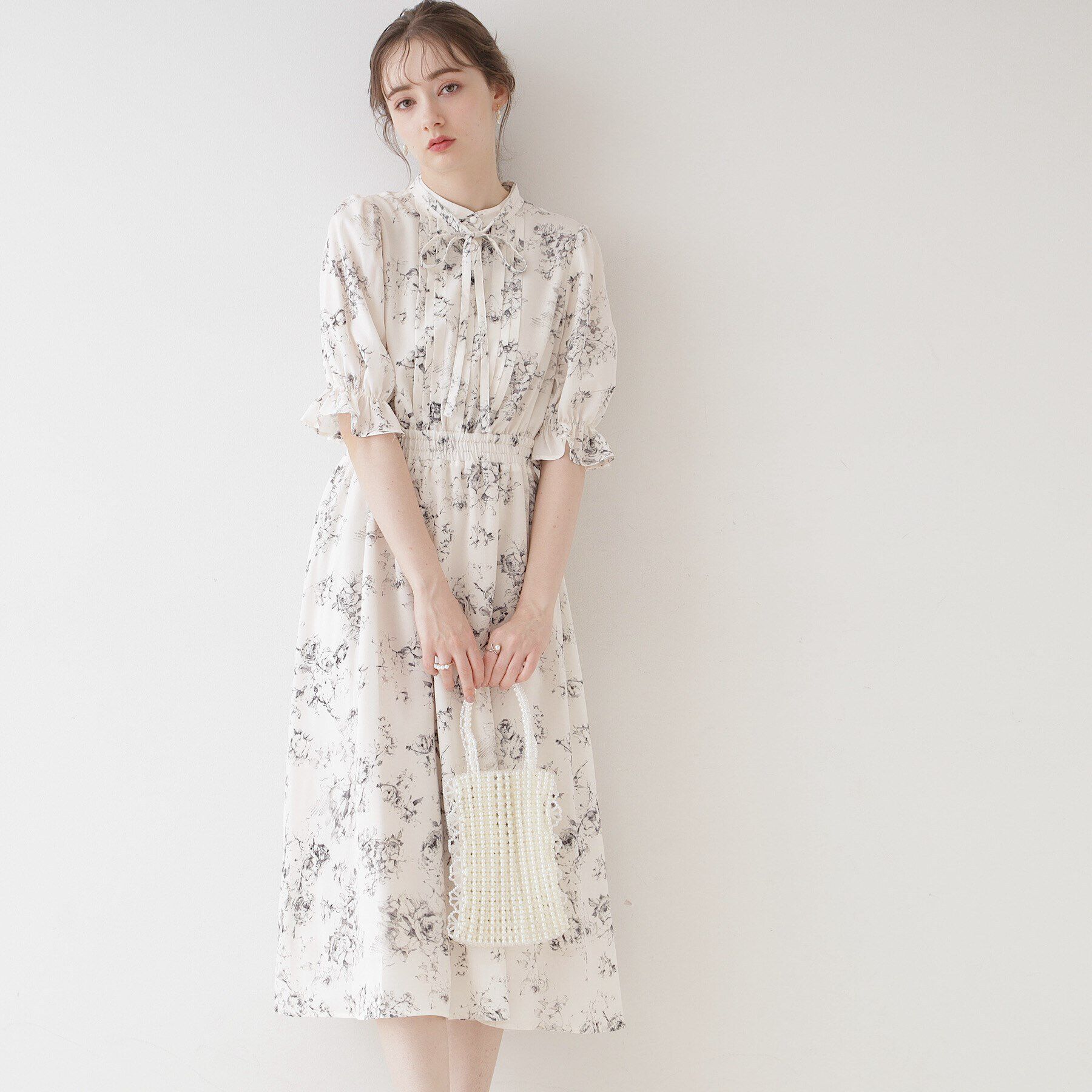 Couture broach「【オトナのためのクラシカルワンピ】花柄5分袖ワンピース」|ワンピース|ｵﾌﾎﾜｲﾄ(103)