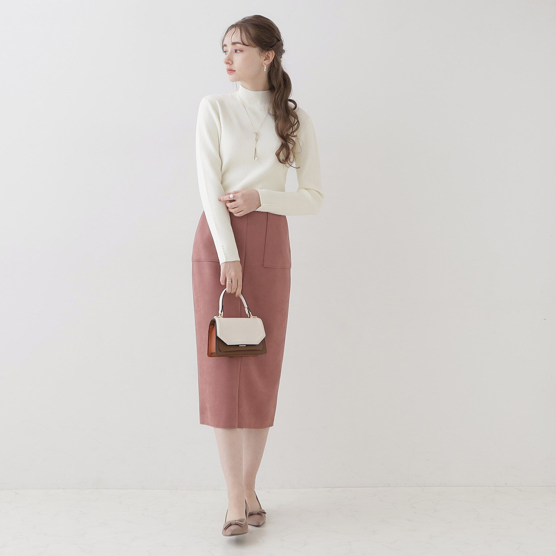 Couture broach「【柔らかなタッチ・吸湿発熱・帯電防止機能付き】サスティナブルフェイクパールリブニット」|ニット・セーター|