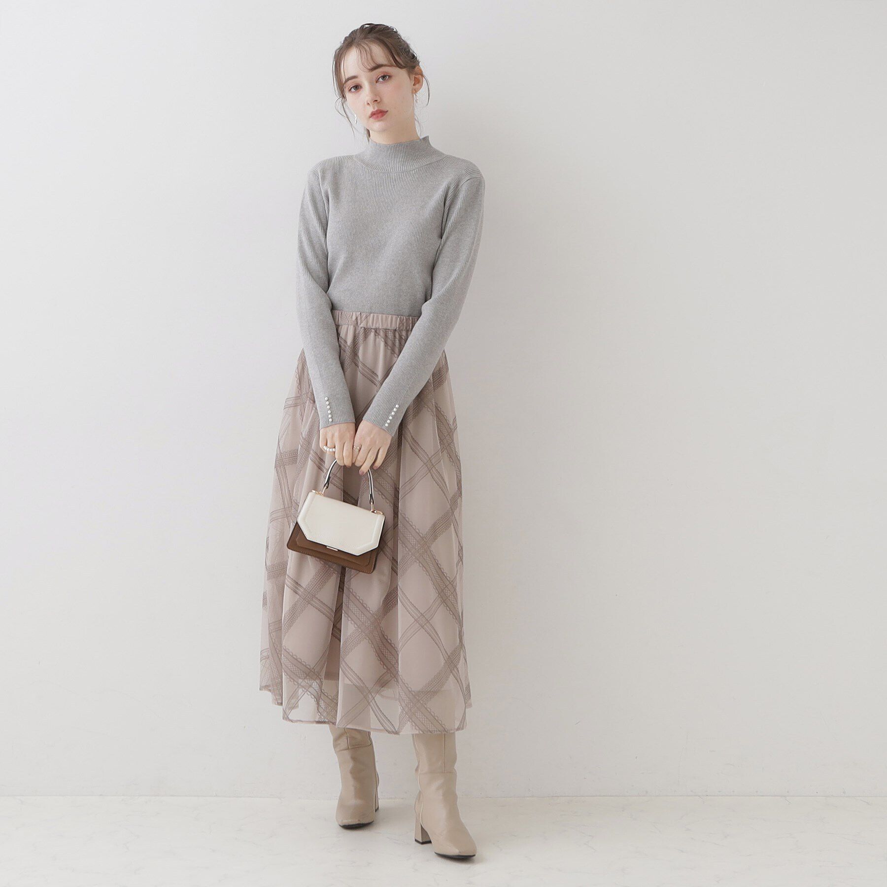 Couture broach「【柔らかなタッチ・吸湿発熱・帯電防止機能付き】サスティナブルフェイクパールリブニット」|ニット・セーター|