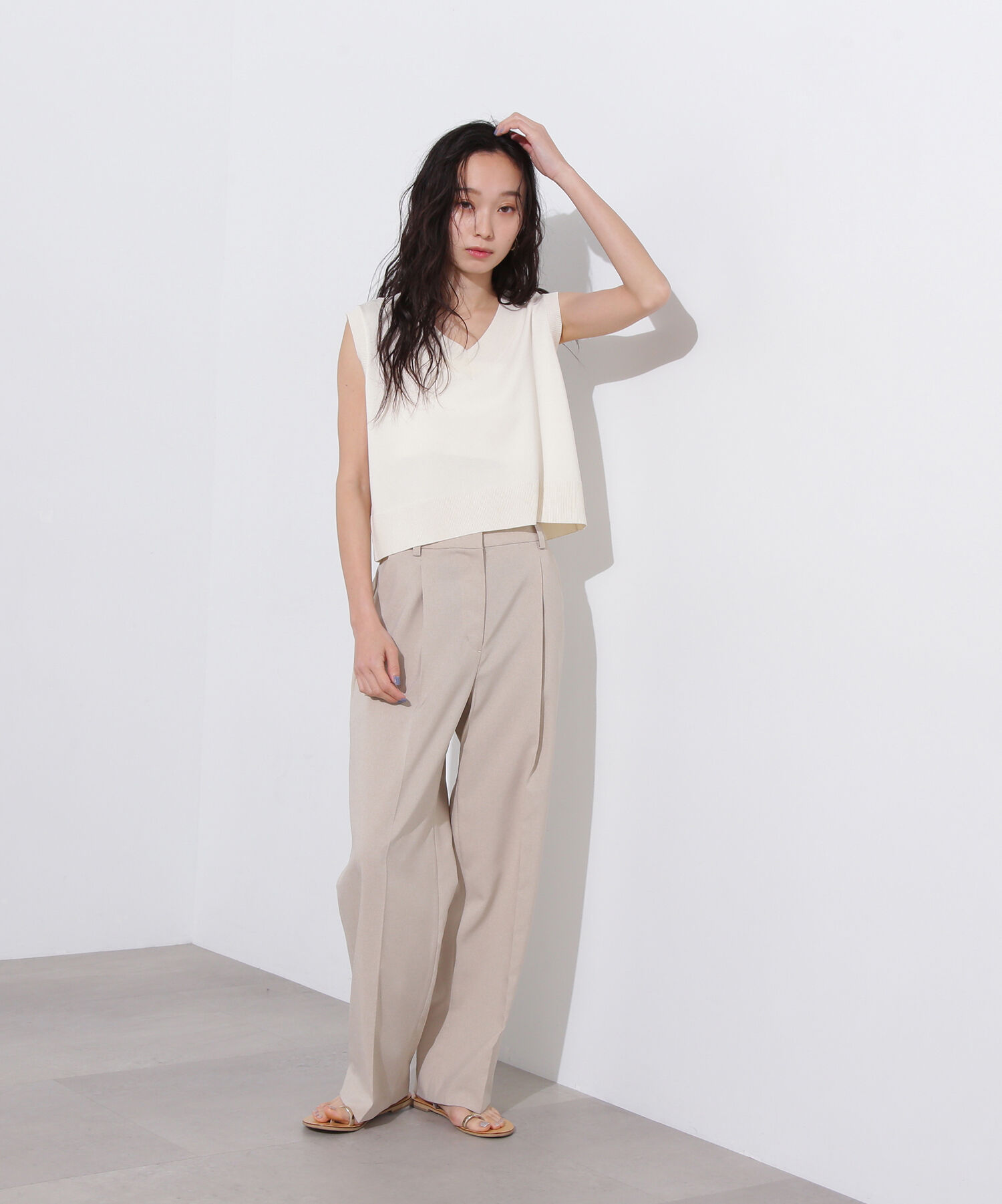  「Vネックショートベスト」|ニット・セーター|