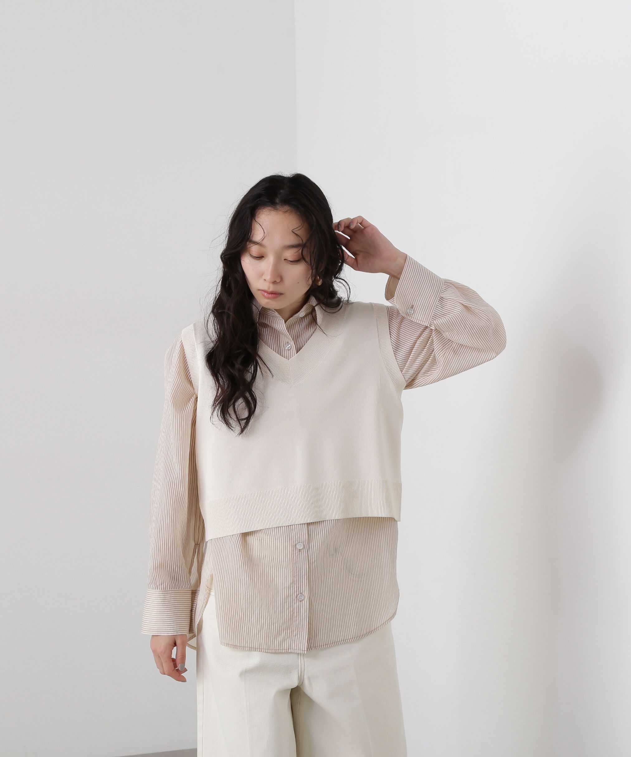  「Vネックショートベスト」|ニット・セーター|