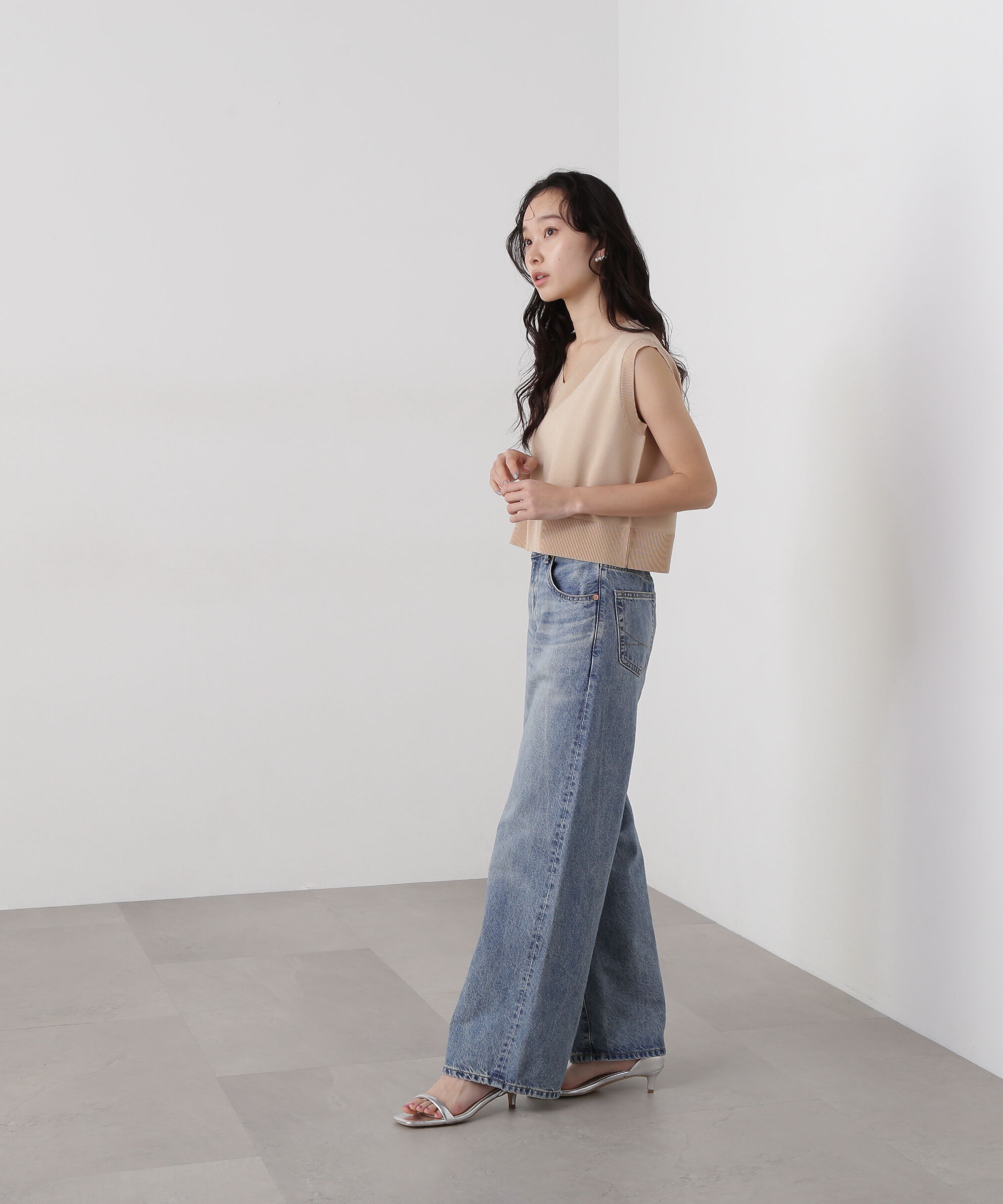  「Vネックショートベスト」|ニット・セーター|