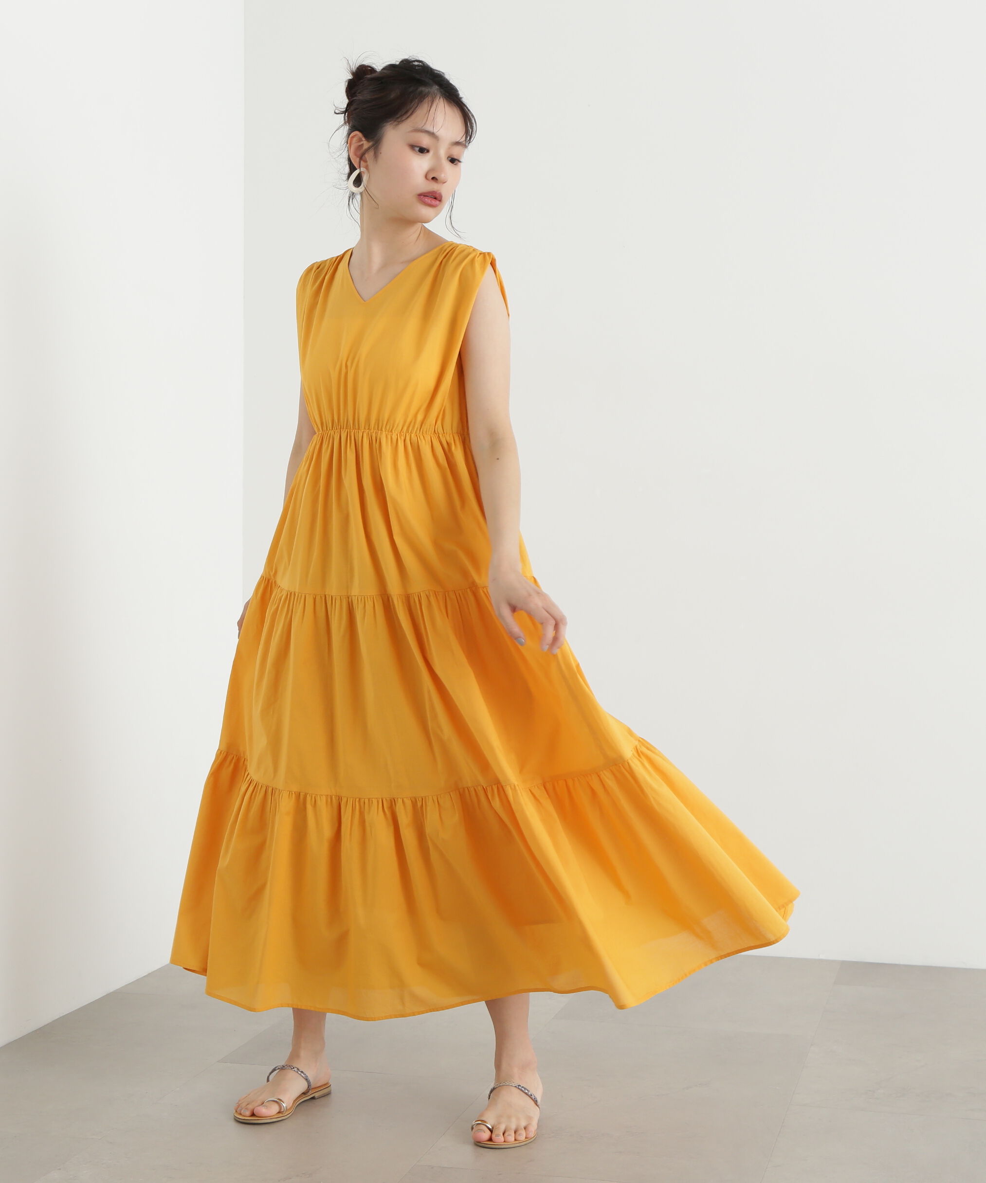  「コットンVネックティアードワンピース」|ワンピース|