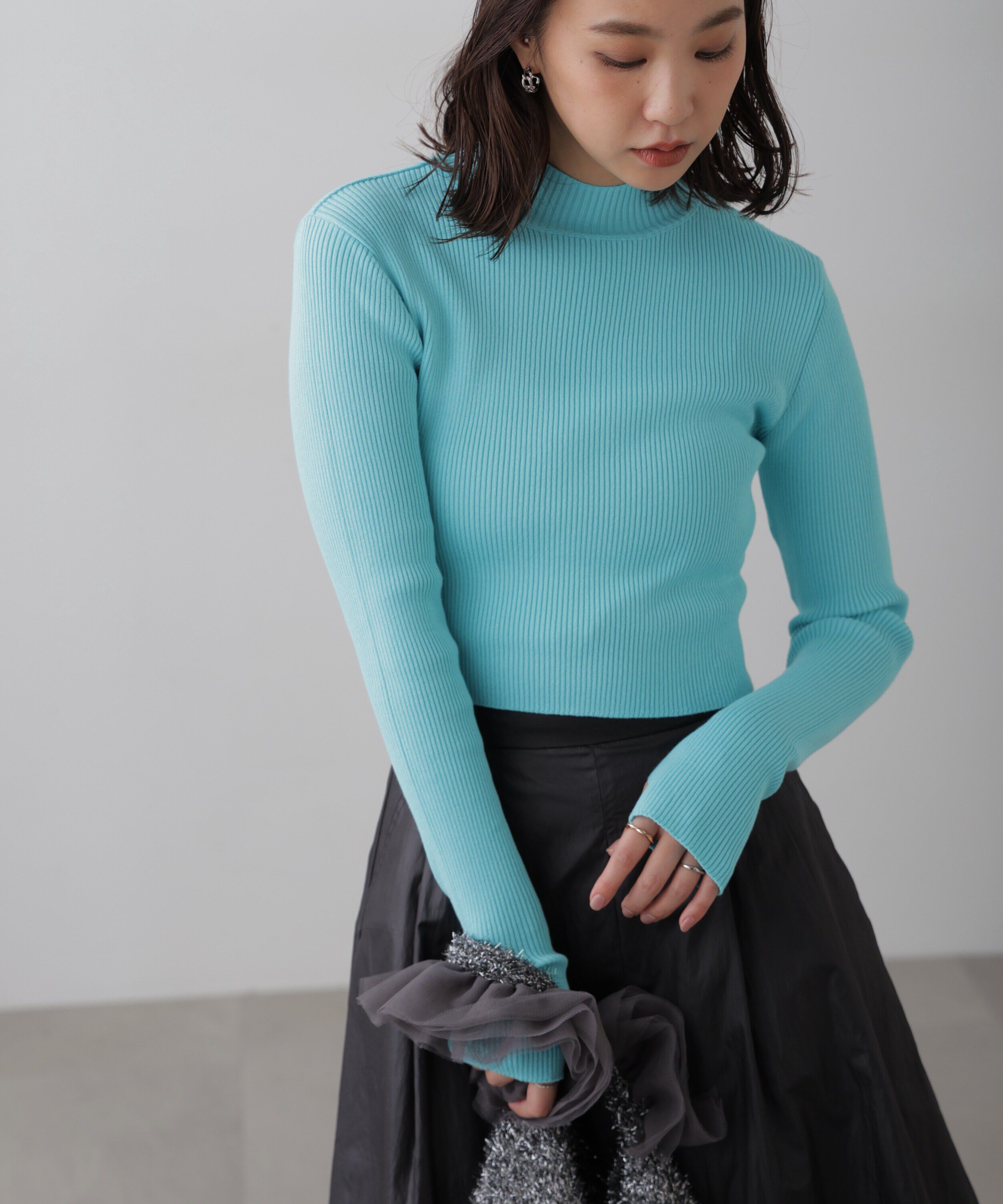  「〈洗える〉マシンウォッシャブルハイネックショート丈ニット」|ニット・セーター|ブルー