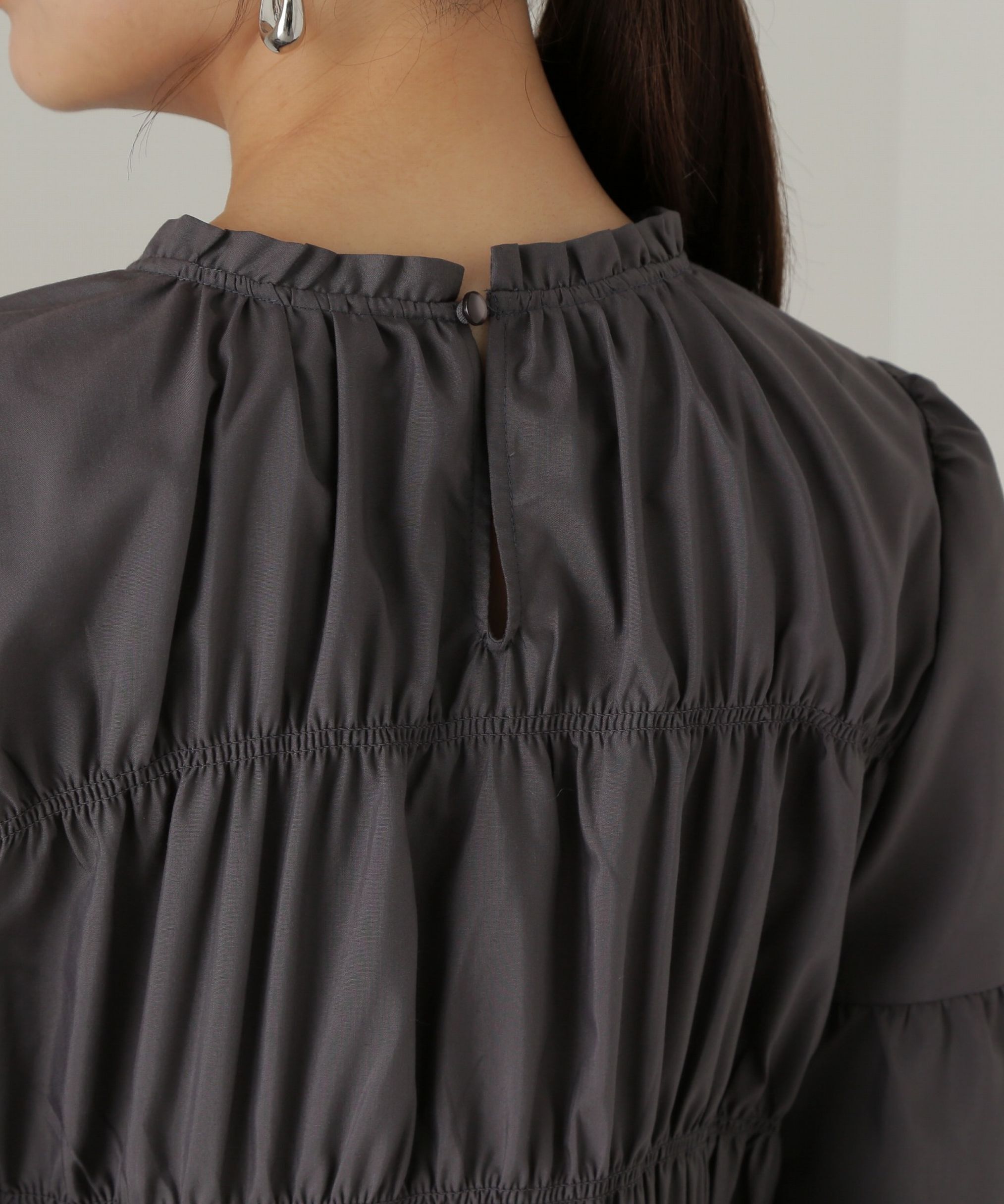 PROPORTION BODY DRESSING「シャーリングチュニックブラウス24AW」|シャツ・ブラウス|