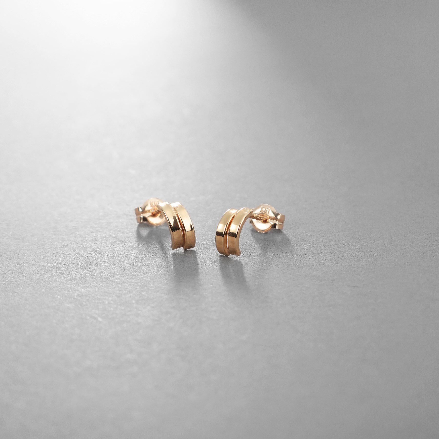 COCOSHNIK ONKITSCH「K10ダブルアーチピアス」|ピアス|