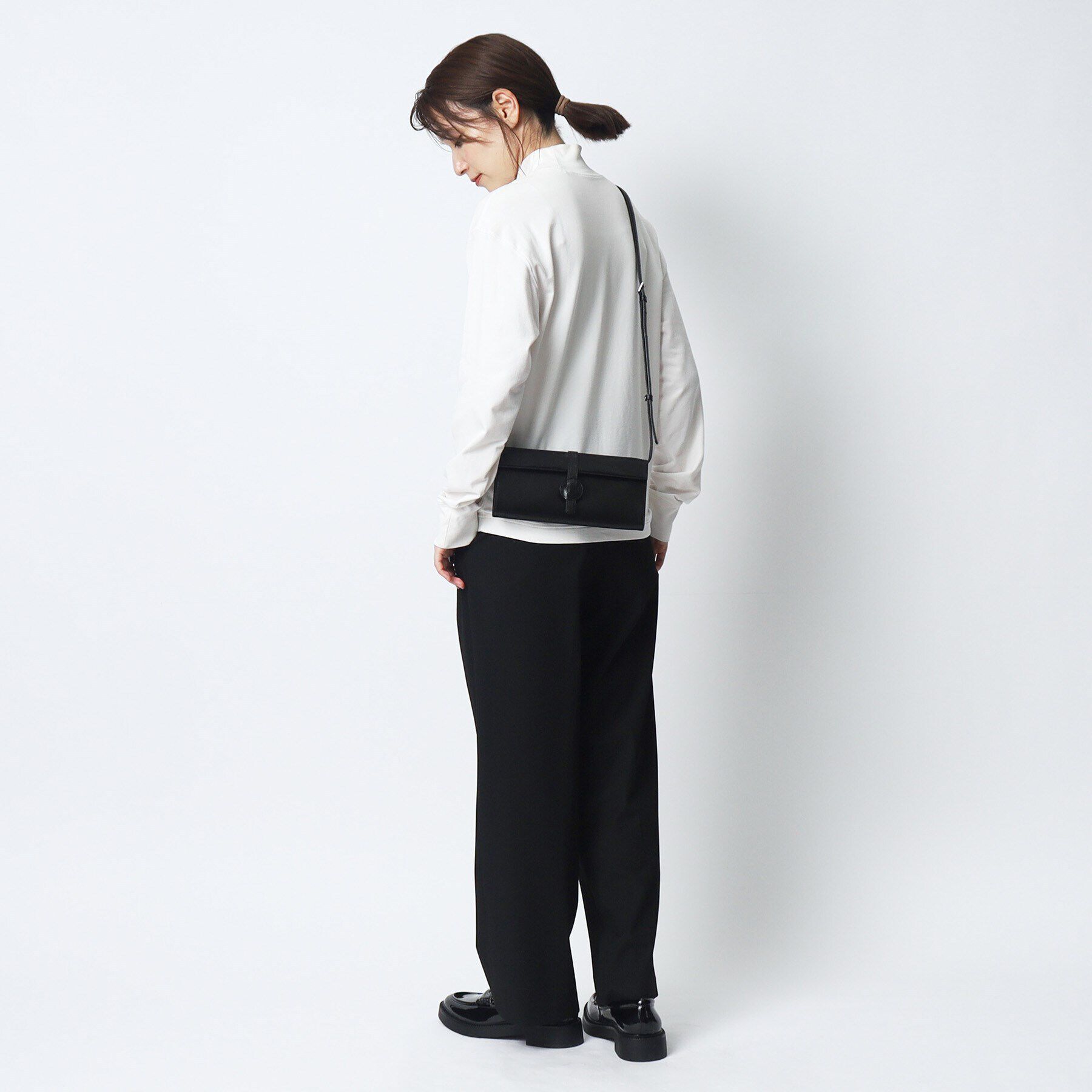 HIROKO HAYASHI「DISCHI（ディスキ）ウォレットバッグ」|ショルダー・メッセンジャー|