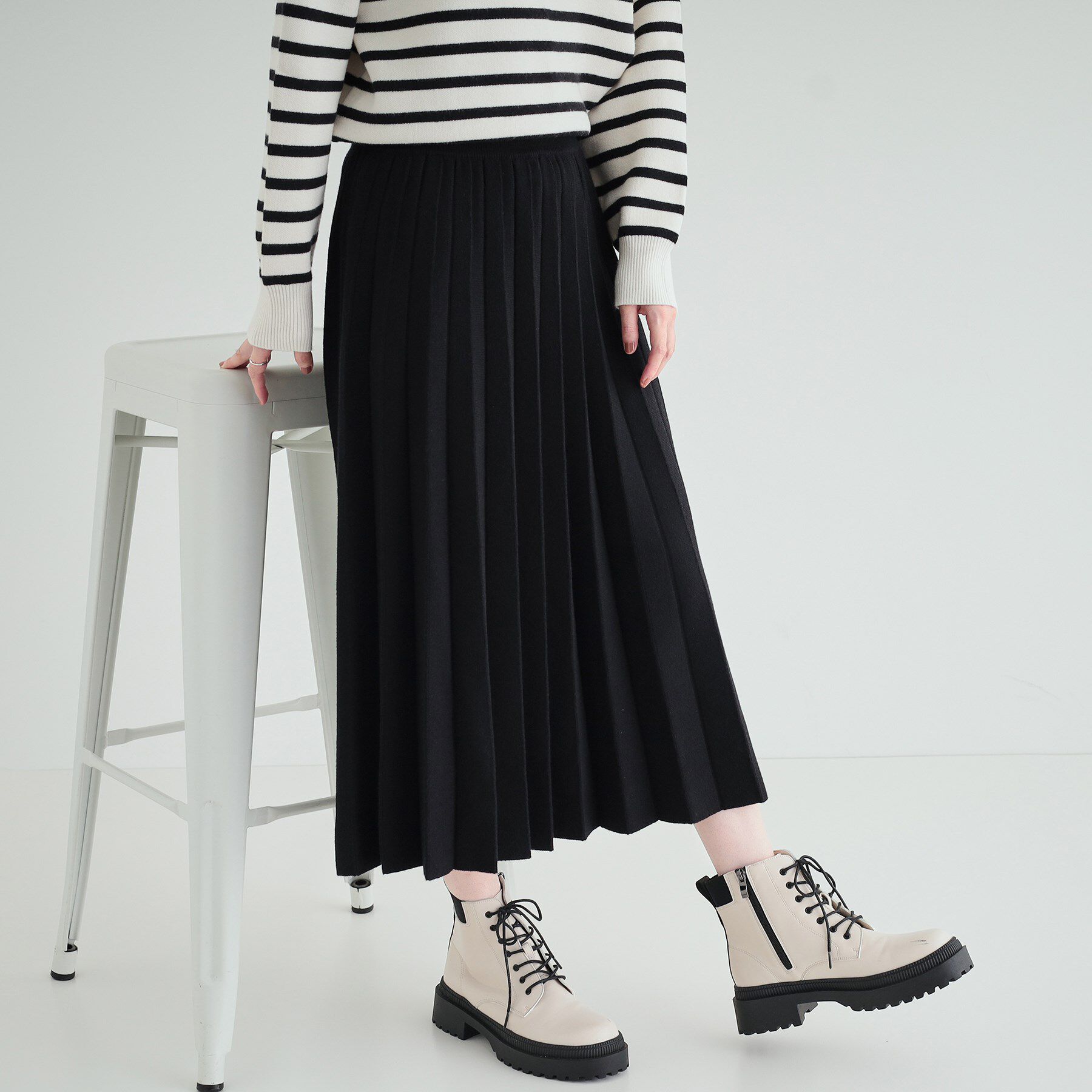 SHOO･LA･RUE「【高レビュー/洗える/セットアップ可】女性らしさ際立つ もちもちニットスカート」|スカート|ブラック無地(019