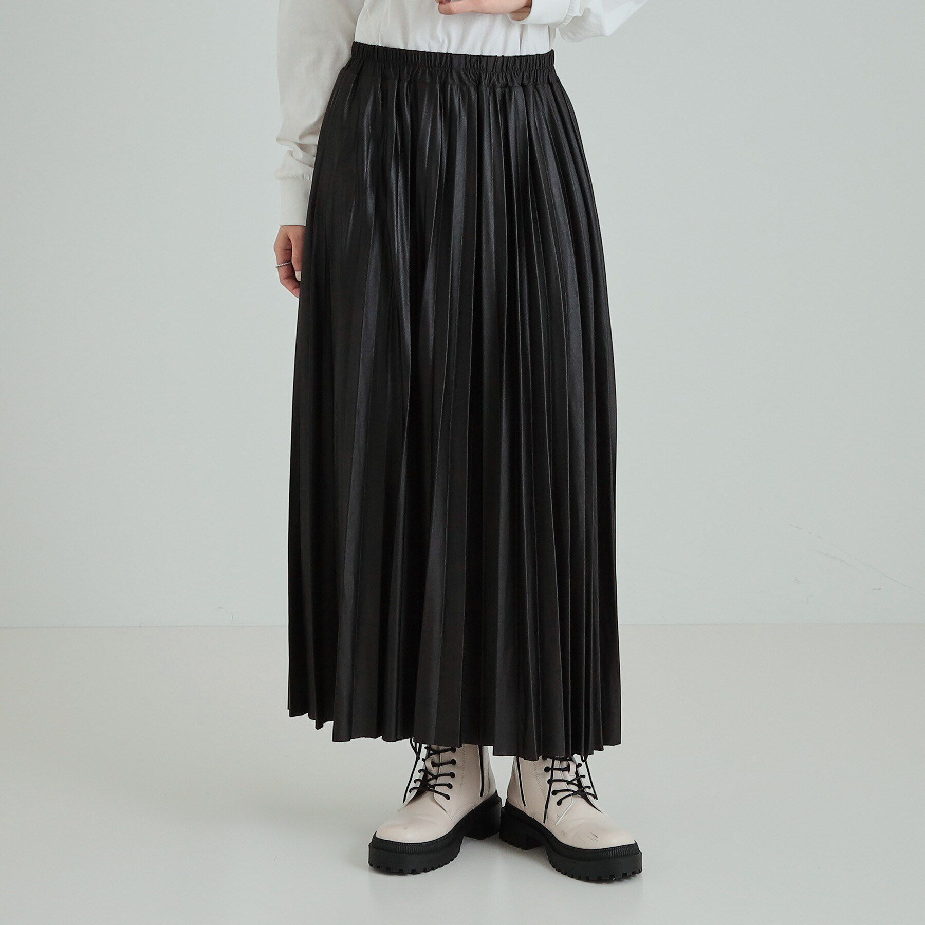 SHOO･LA･RUE「微光沢で華やか レザー調プリーツスカート」|スカート|