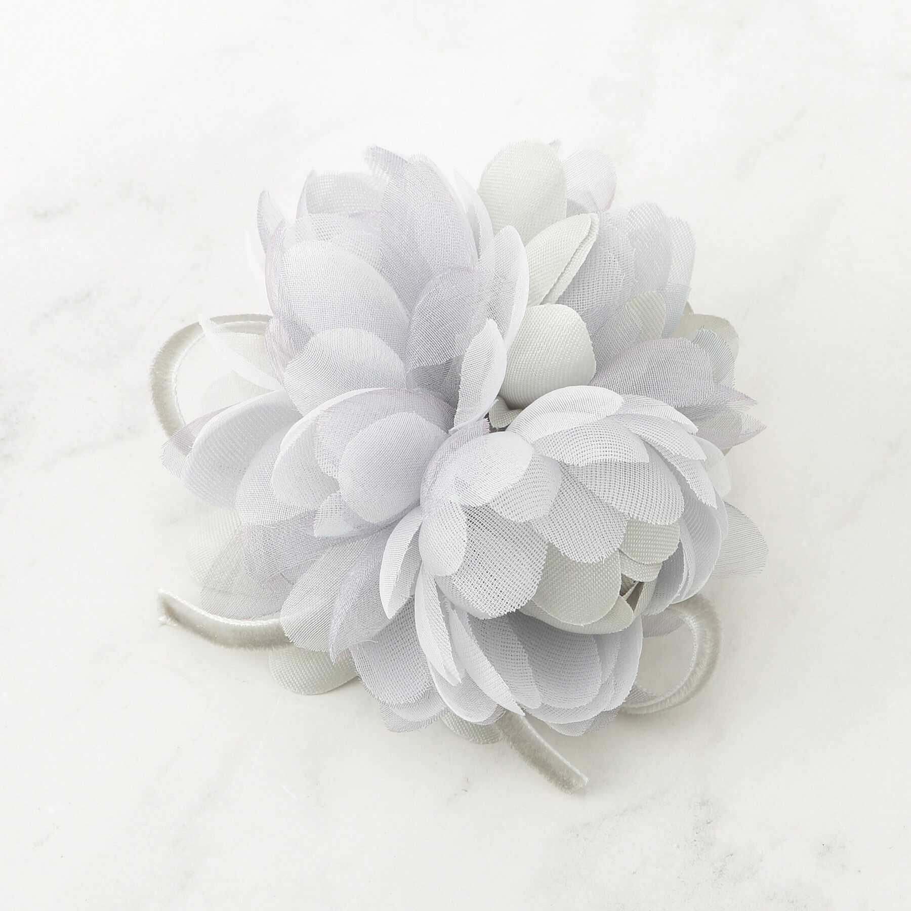 SHOO･LA･RUE「【セレモニー】ミックスリボンコサージュ」|ブローチ・コサージュ|グレー(012)