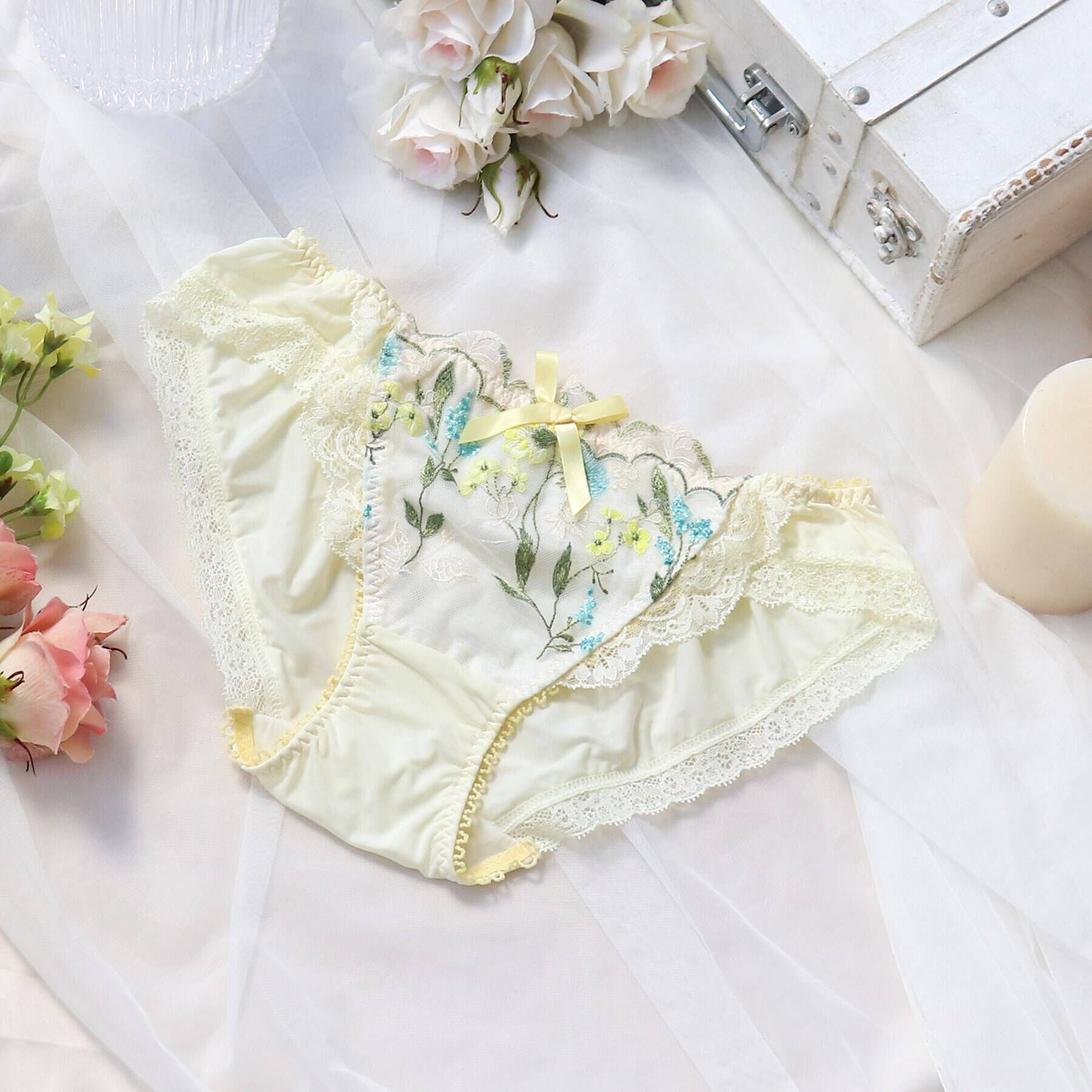 Risa Magli「アンジュ ノーマルショーツ」|インナー|イエロー(030)