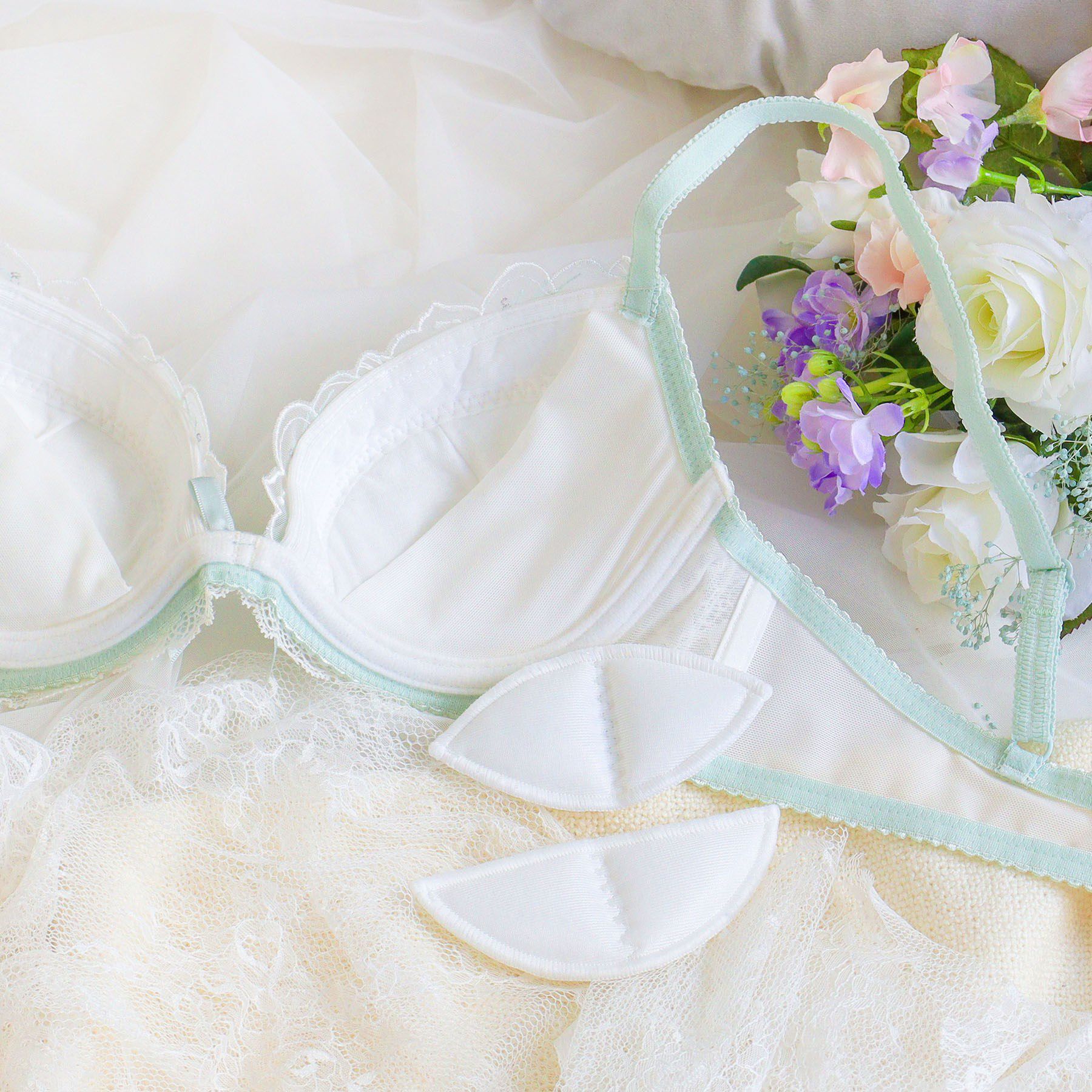 Risa Magli「ナーラ ブラジャー（E-F）＜リサマリ ミラクル谷間ブラ＞」|インナー|