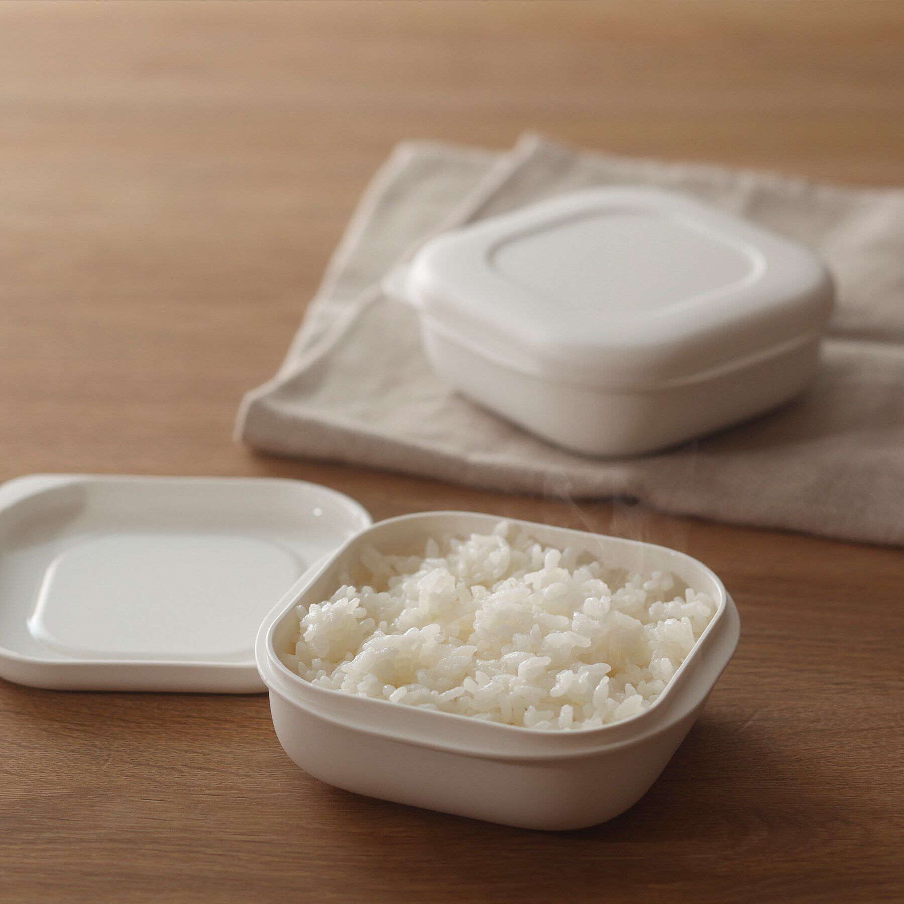 212 KITCHEN STORE「極 冷凍ごはん容器 WH <marna マーナ>」|食器・キッチングッズ|