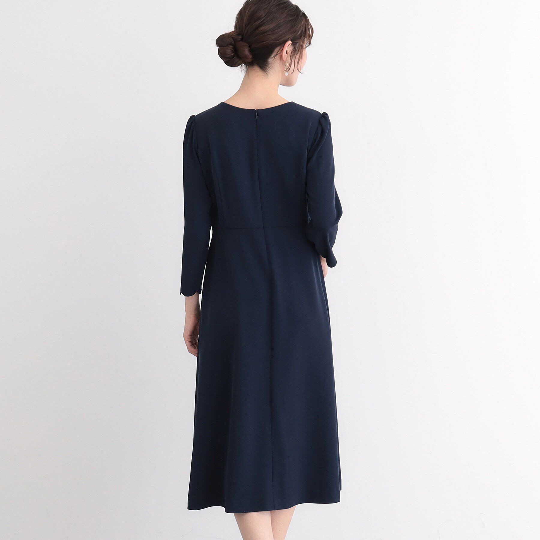 SunaUna「【オケージョン対応可／スカラップ刺繍】膝下丈ワンピース」|ワンピース|