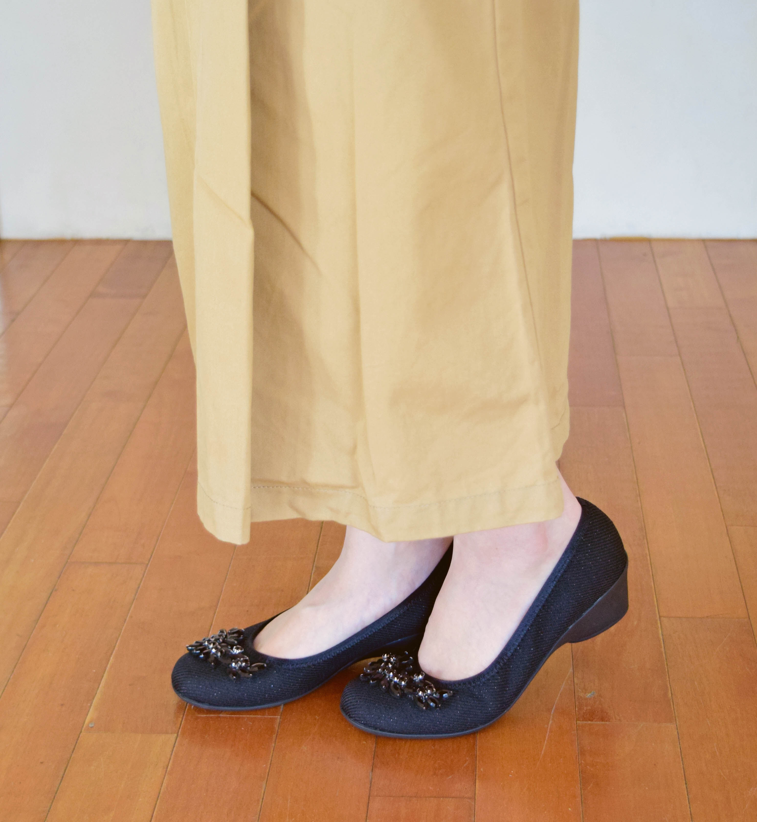 Bridget Birkin「【Bridget Birkin Walk】フラワービジューウォーキングパンプス」|パンプス|