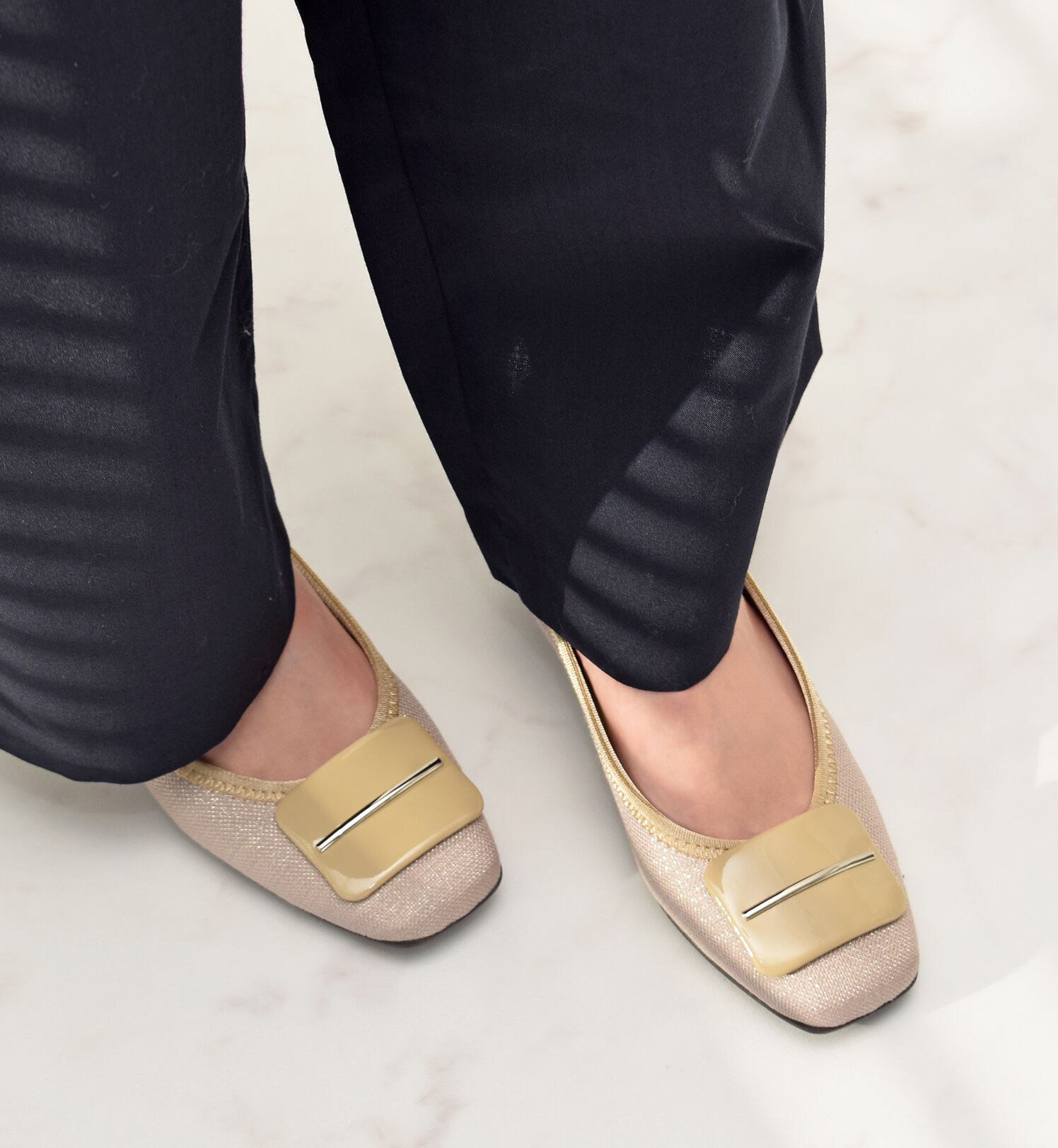 Bridget Birkin「【Bridget Birkin Walk】バックルモチーフウォーキングパンプス」|パンプス|