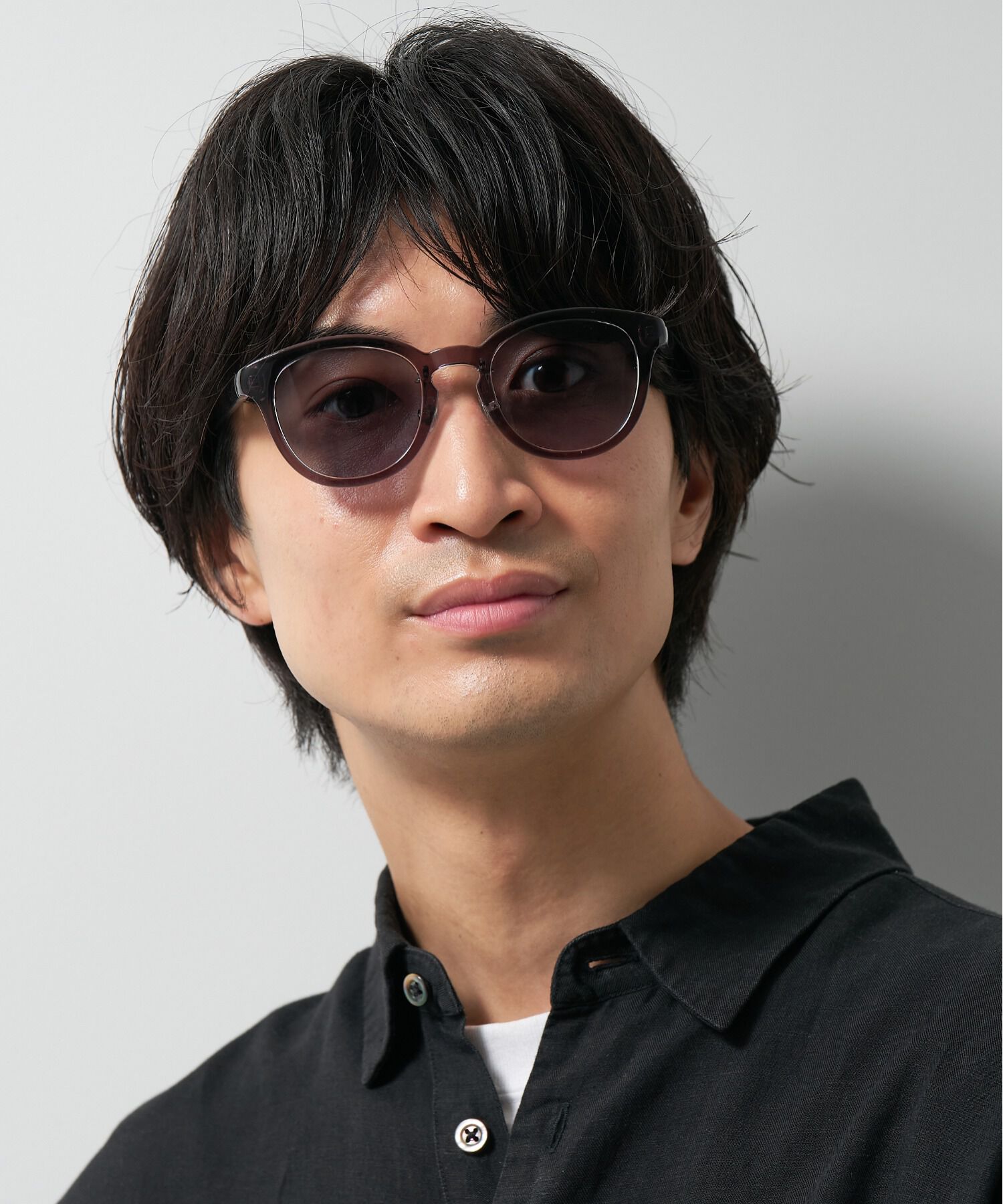  「ボストン型 調光サングラス｜紫外線対策｜レンズの色が変わるサングラス｜Zoff | UNITED ARROWS Wellness」|サングラス|