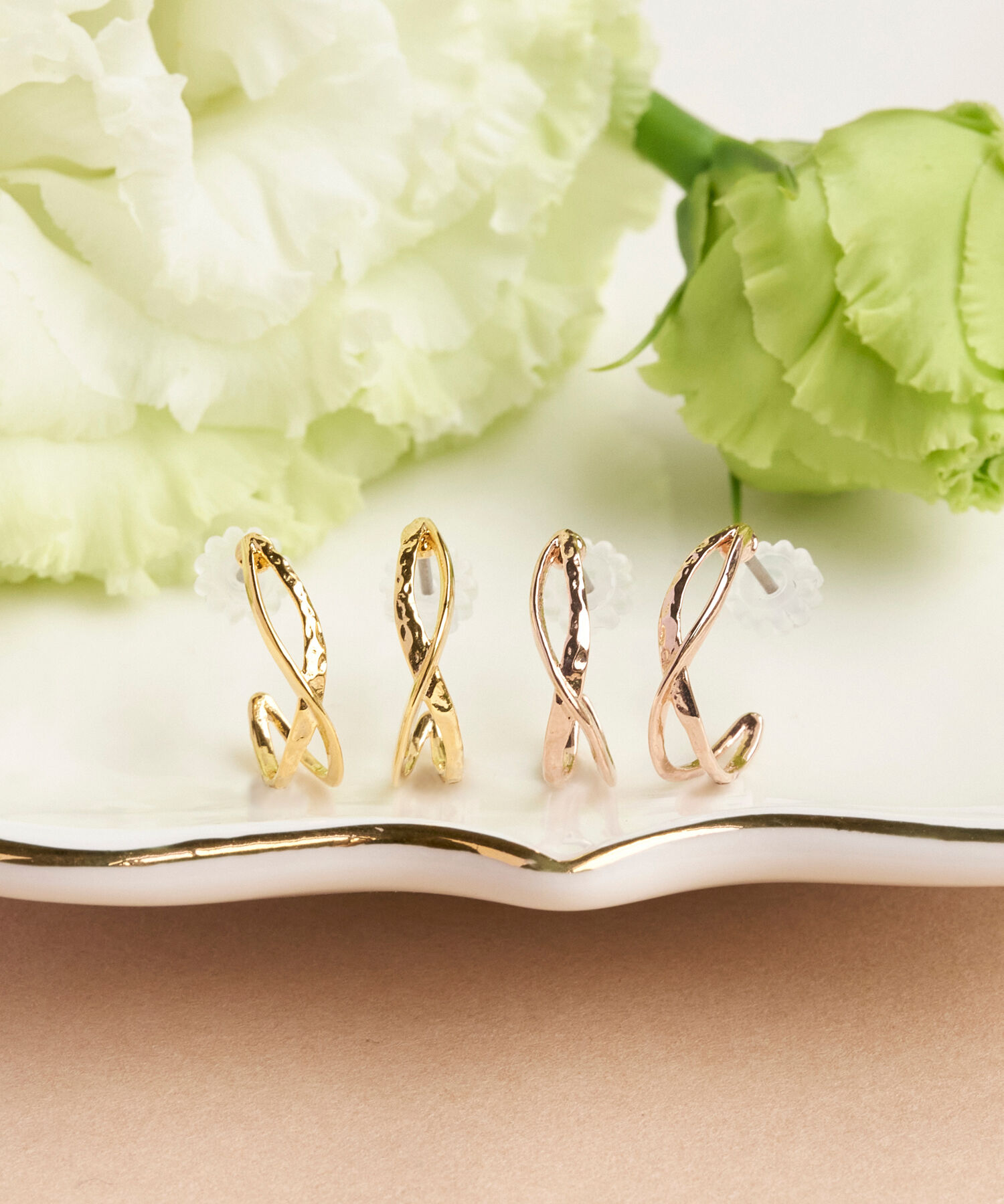 Phoebe「【金属アレルギー対応】クロスフープブレイドピアス　ゴールド」|ピアス|