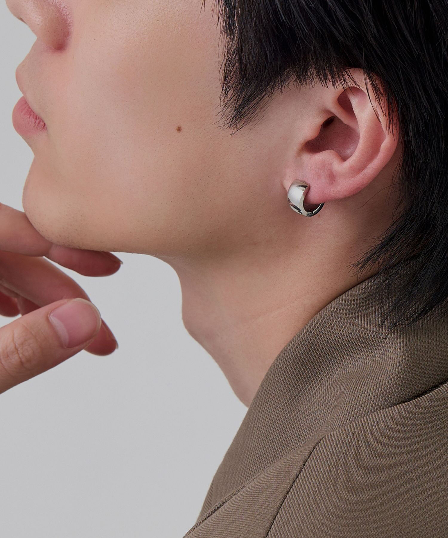 Phoebe「【金属アレルギー対応】ワンタッチワイドフープミニピアス　シルバー/サージカルステンレス」|ピアス|