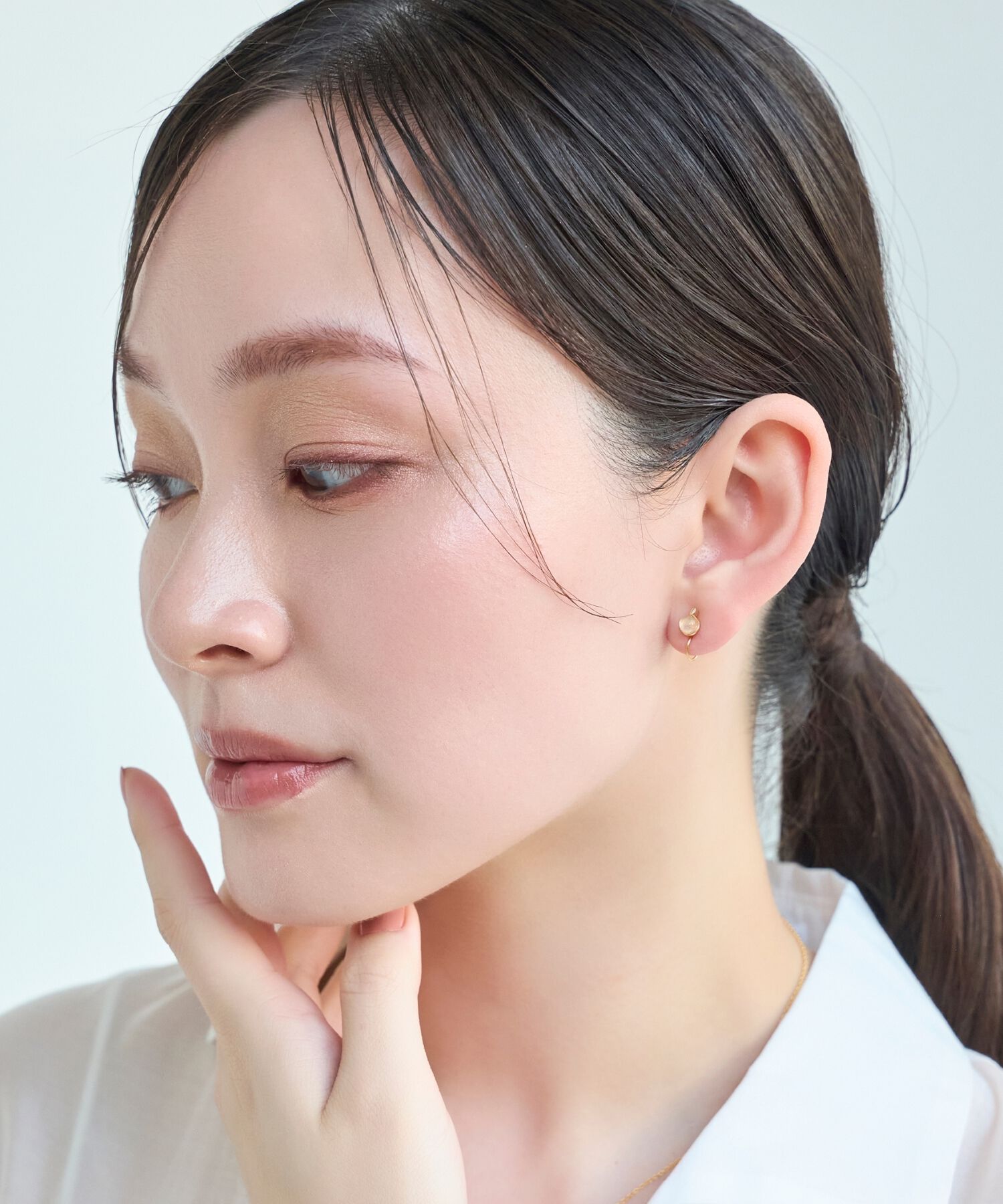 Phoebe「【痛くないシリーズ】パワーストーンライトフィットイヤリング　ローズクォーツ天然石」|イヤリング|