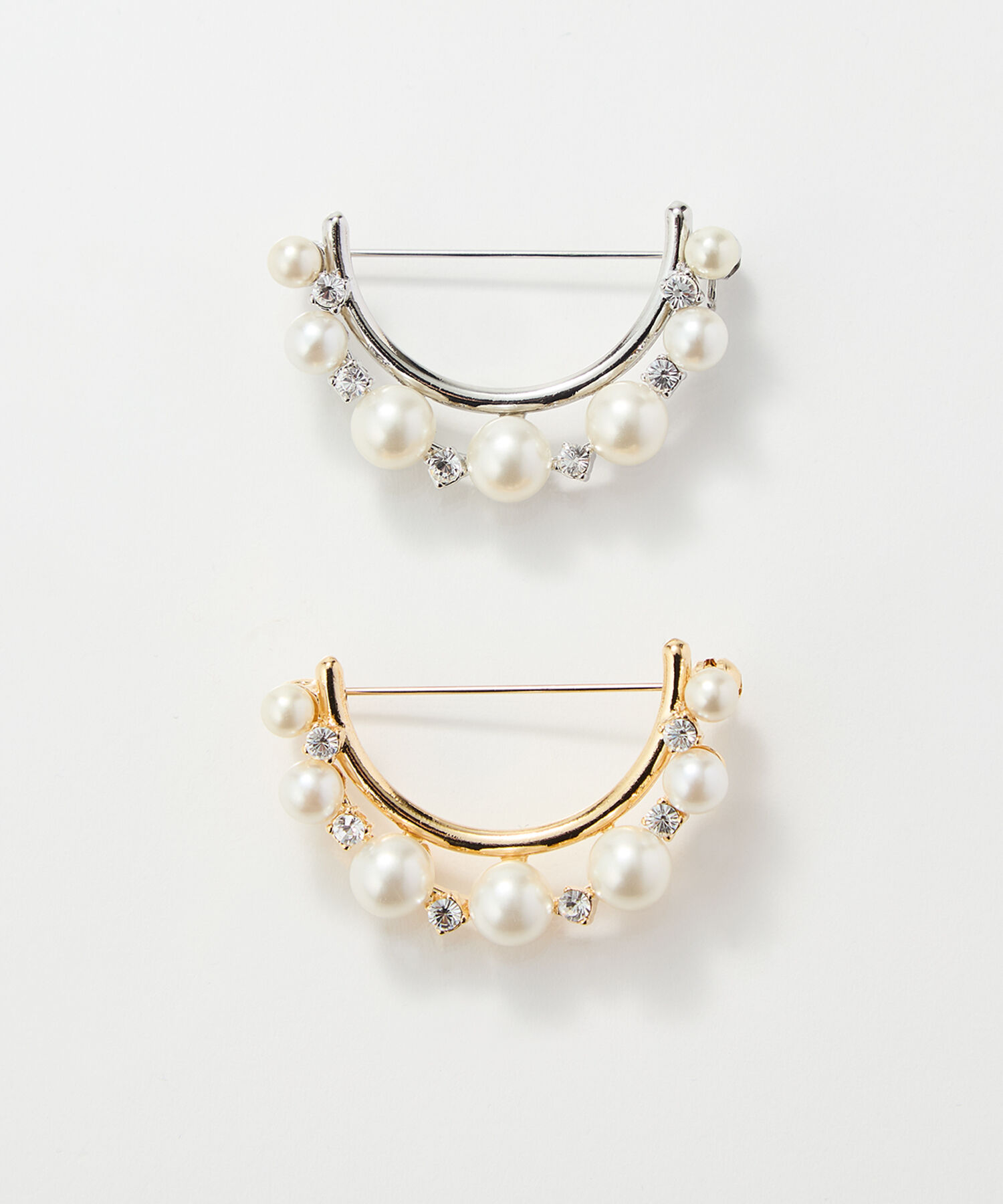 Phoebe「フォーマルパールビジューハーフブローチ　シルバー」|ブローチ・コサージュ|