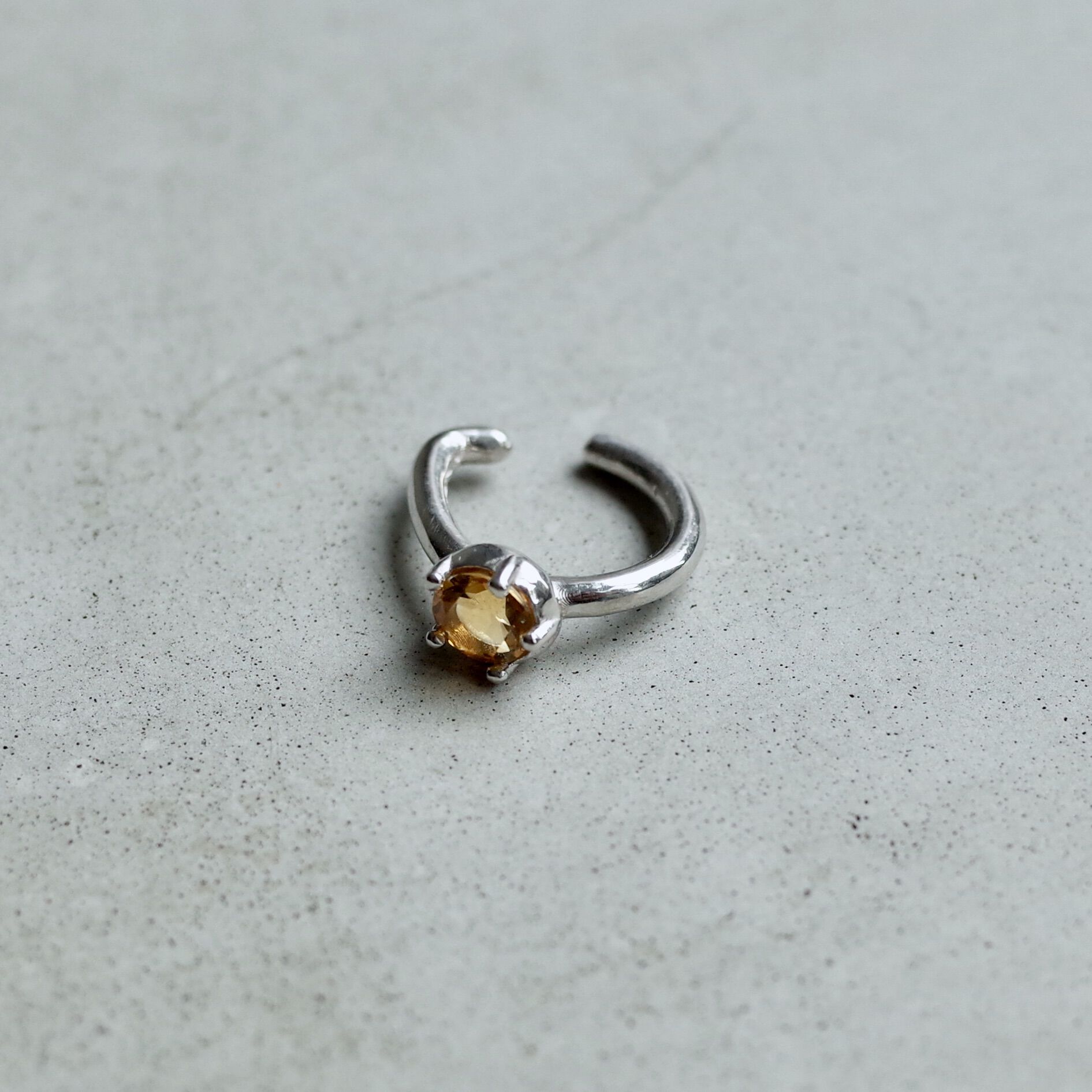 warmth「Color Stone Ear Cuff」|イヤーカフ|オレンジ