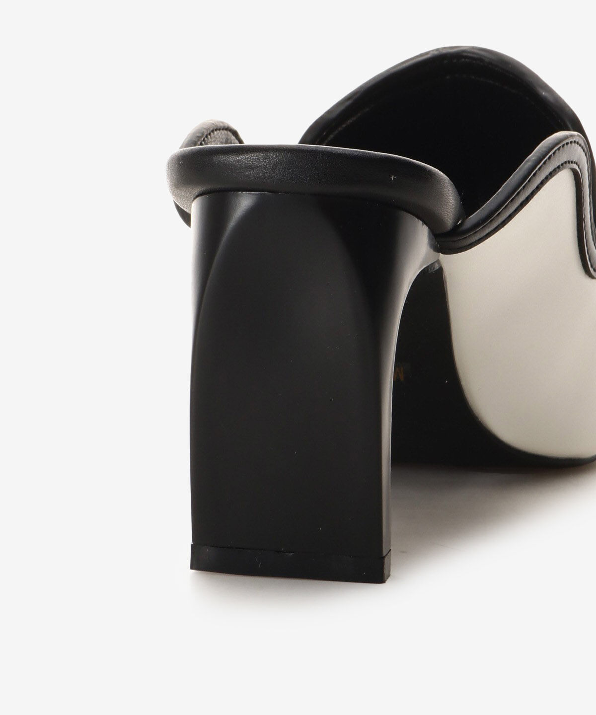 Samantha Vega「パイピングミュール」|その他|