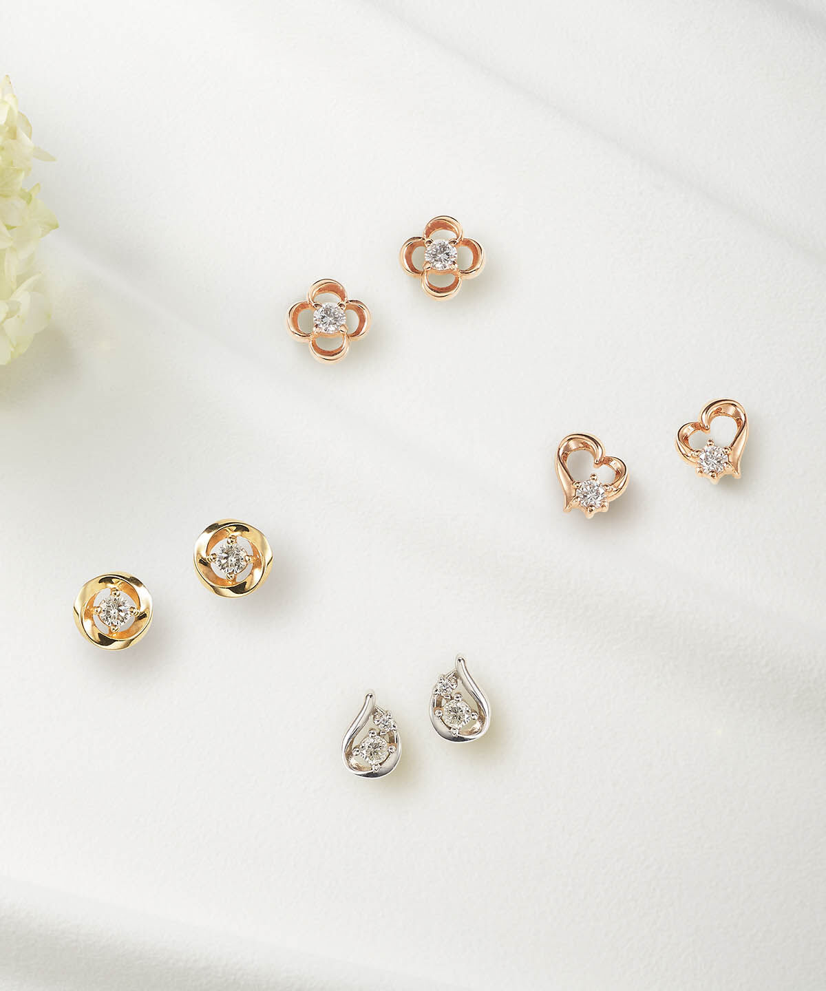 Samantha Tiara「K10 YG ラウンド ダイヤモンドピアス」|ピアス|