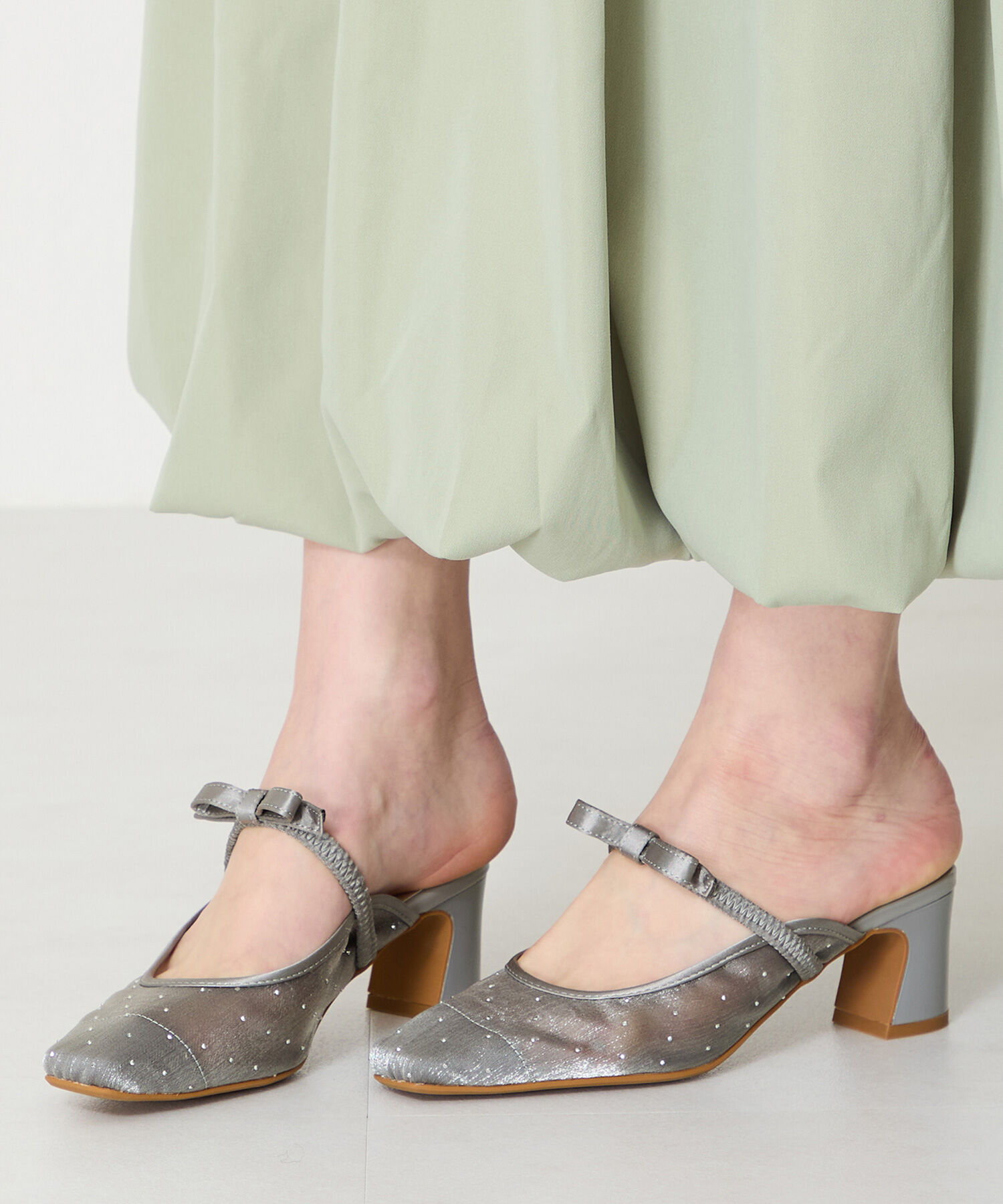 ORiental TRaffic「リボン ベル トラインストーン シアー ミュール /51124 ゴムベルト パンプス」|サンダル|GREY