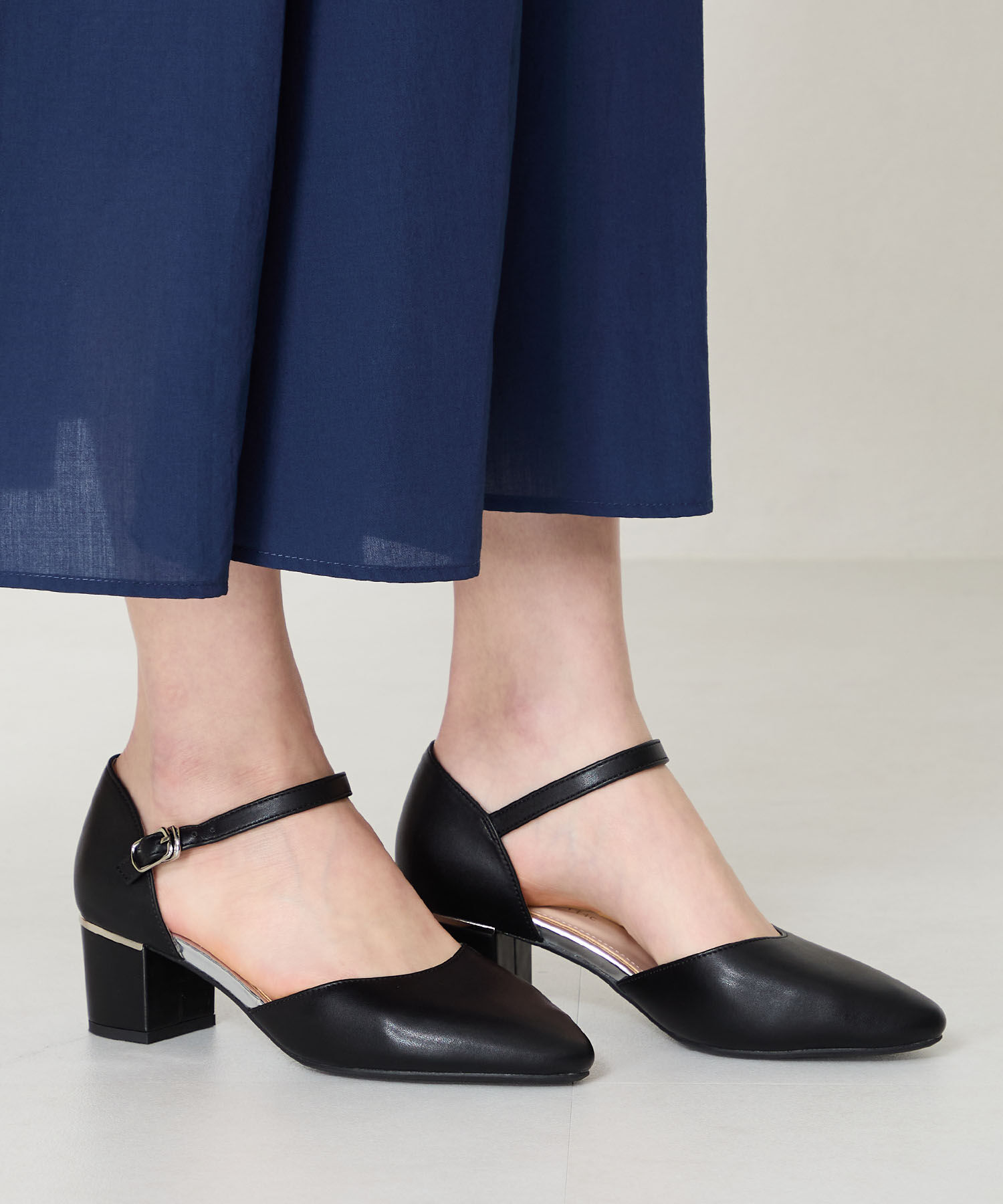 ORiental TRaffic「【WEB限定】アーモンドトゥ セパレートパンプス /55103 ストラップパンプス 太ヒール オフィス」|パンプス|