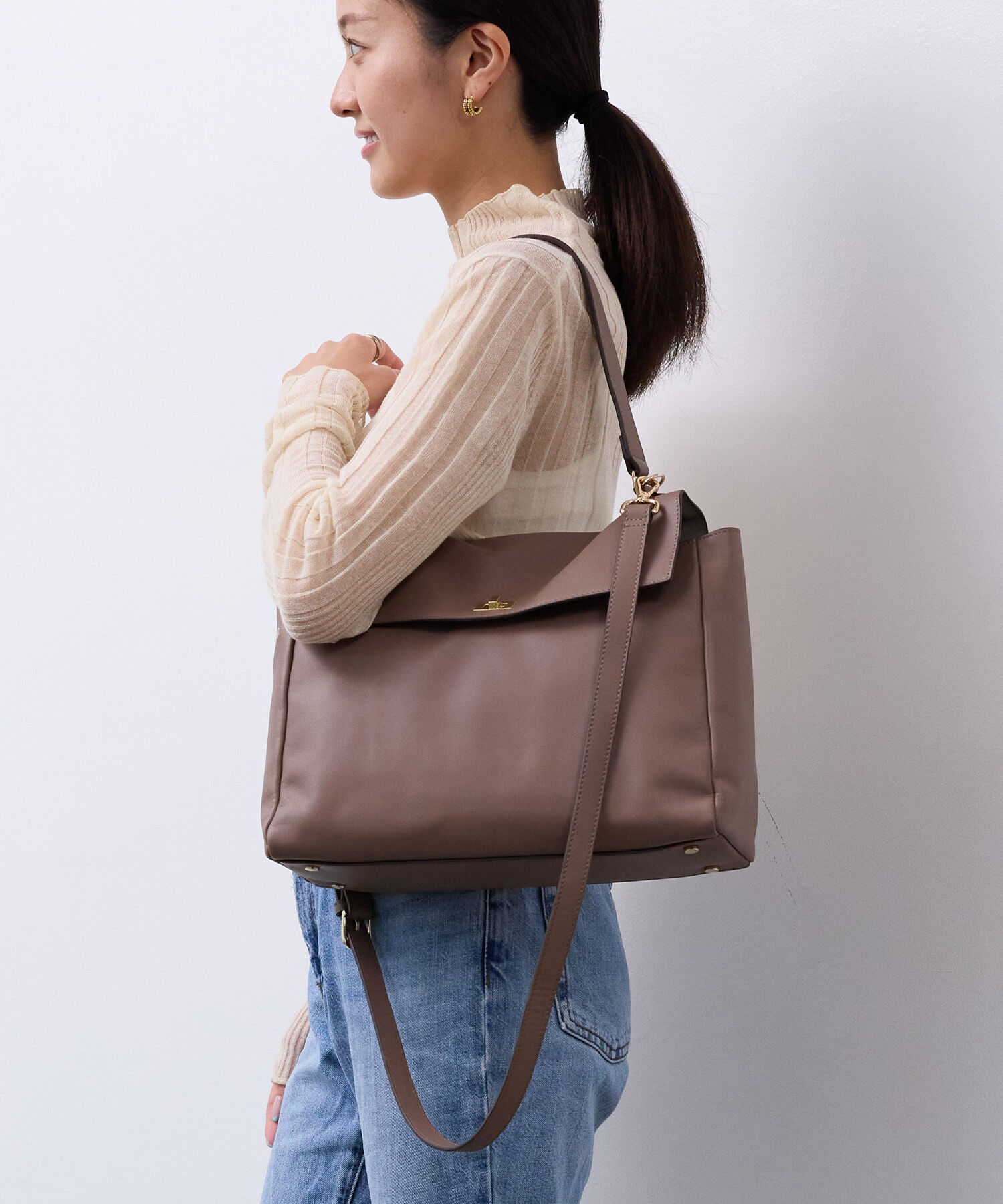 TOPKAPI TREASURE「【TREASURE TOPKAPI】スムースレザー ハチ 刺しゅう ショルダーバッグ」|ショルダー・メッセンジャー|