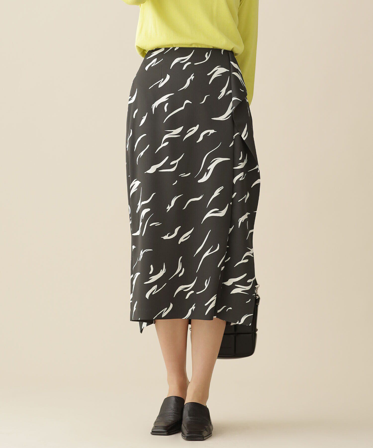 nano･universe「ハンドタッチプリントラッフルタイトスカート」|スカート|チャコール3