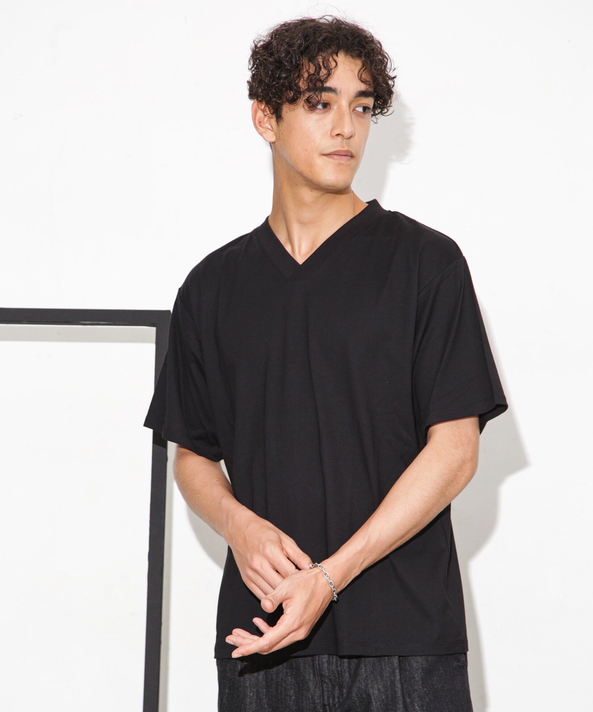 nano･universe「Anti Soaked 汗染み防止 VカラーネックTシャツ」|Tシャツ・カットソー|