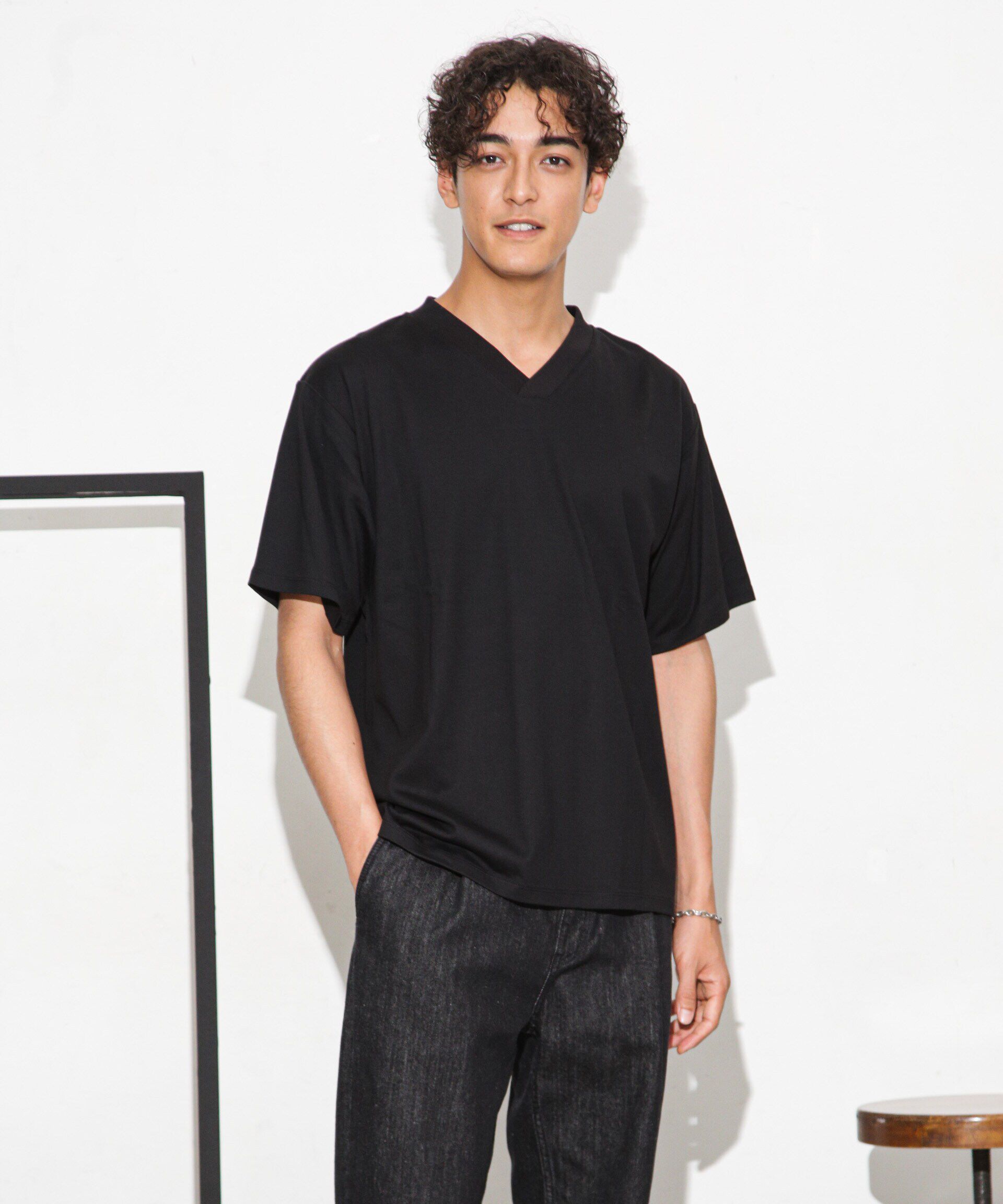 nano･universe「Anti Soaked 汗染み防止 VカラーネックTシャツ」|Tシャツ・カットソー|