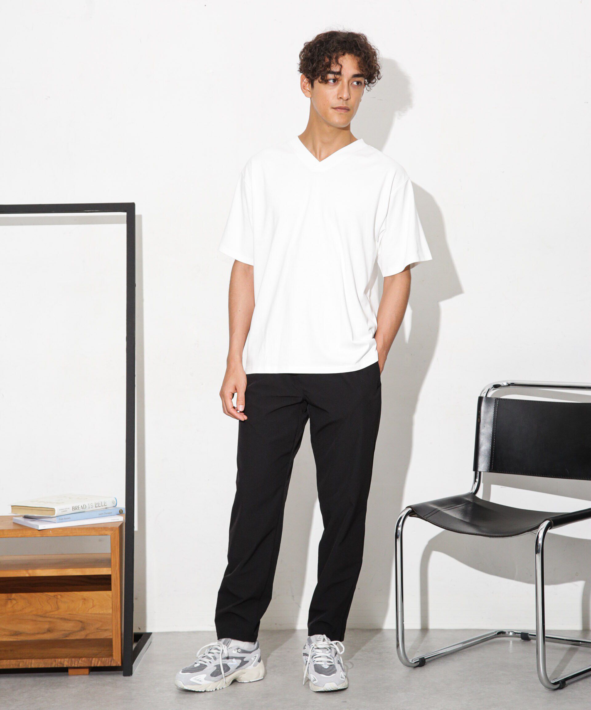 nano･universe「Anti Soaked 汗染み防止 VカラーネックTシャツ」|Tシャツ・カットソー|